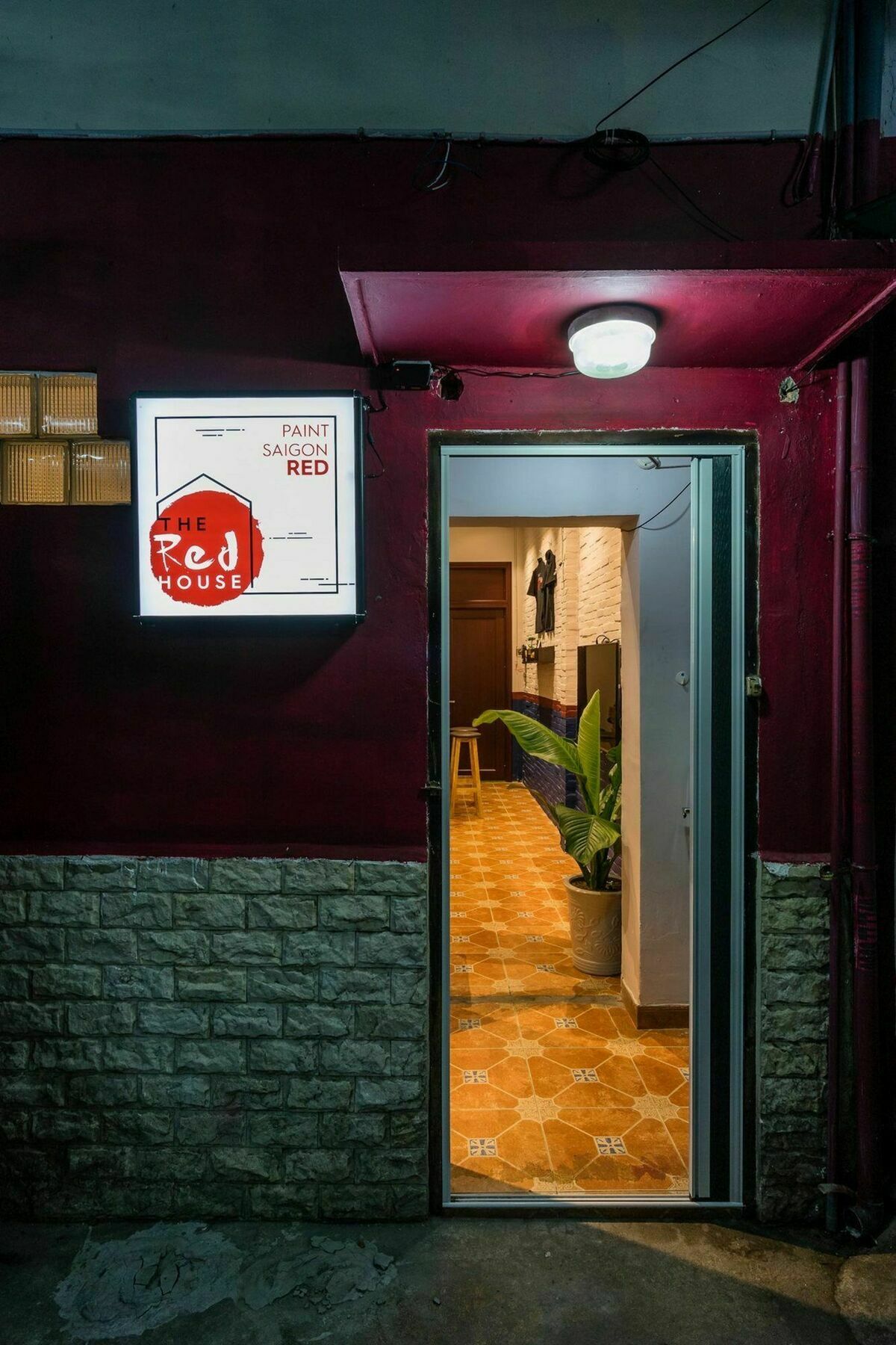 The Red House - 2*