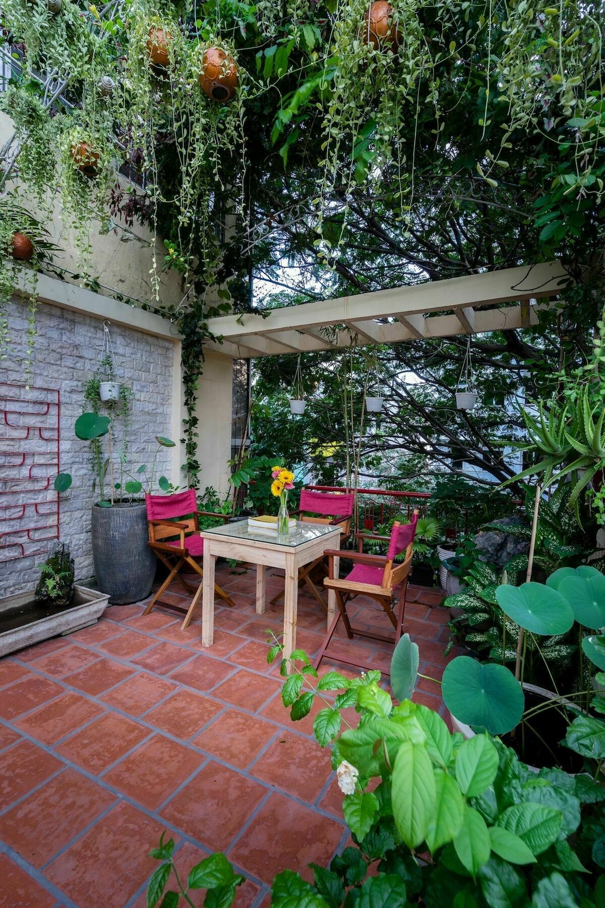 The Red House - 2*