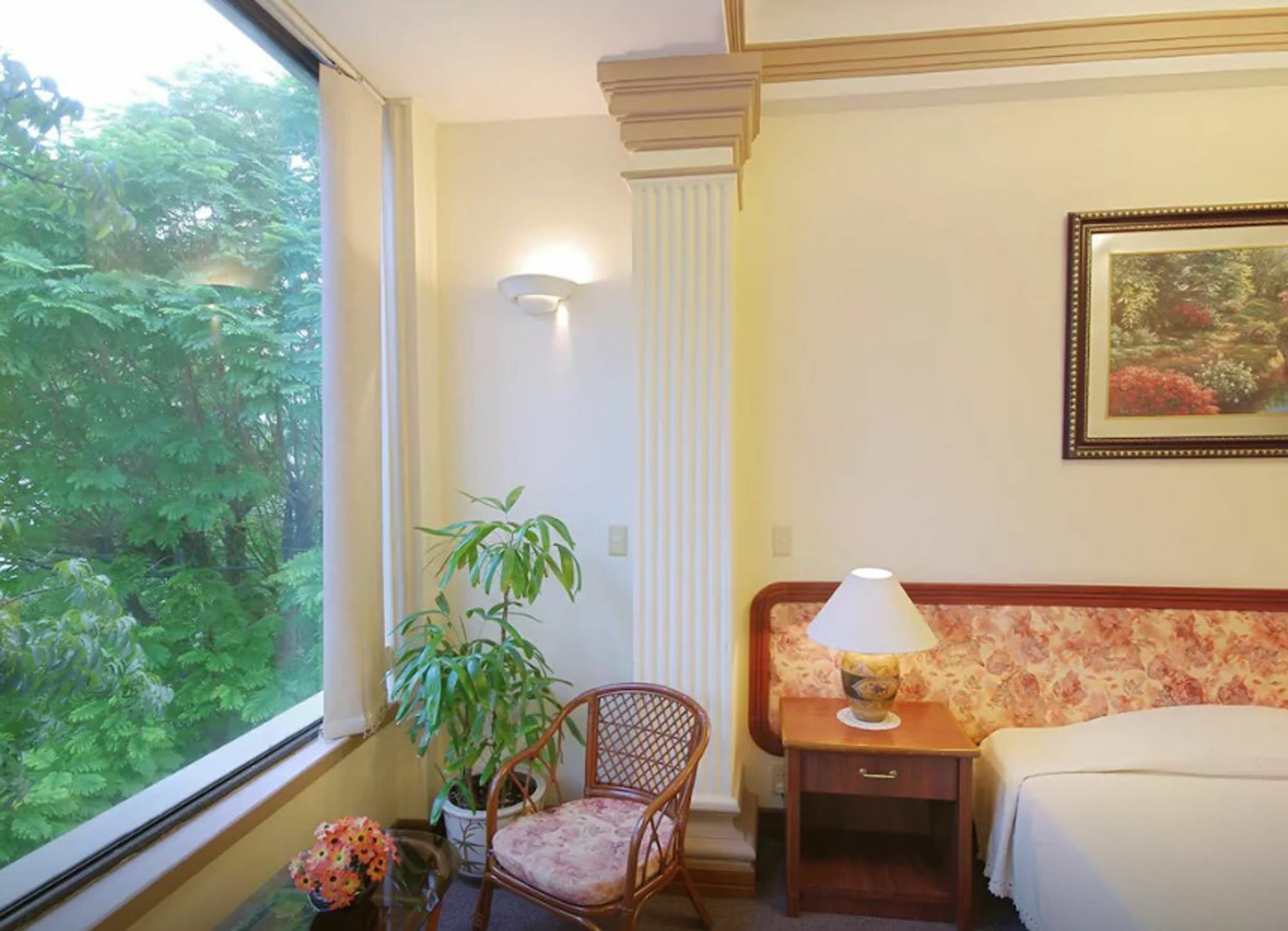 Hotel The Spring