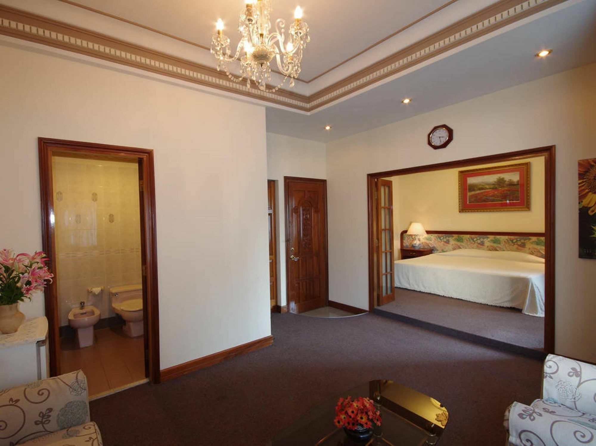 Hotel The Spring