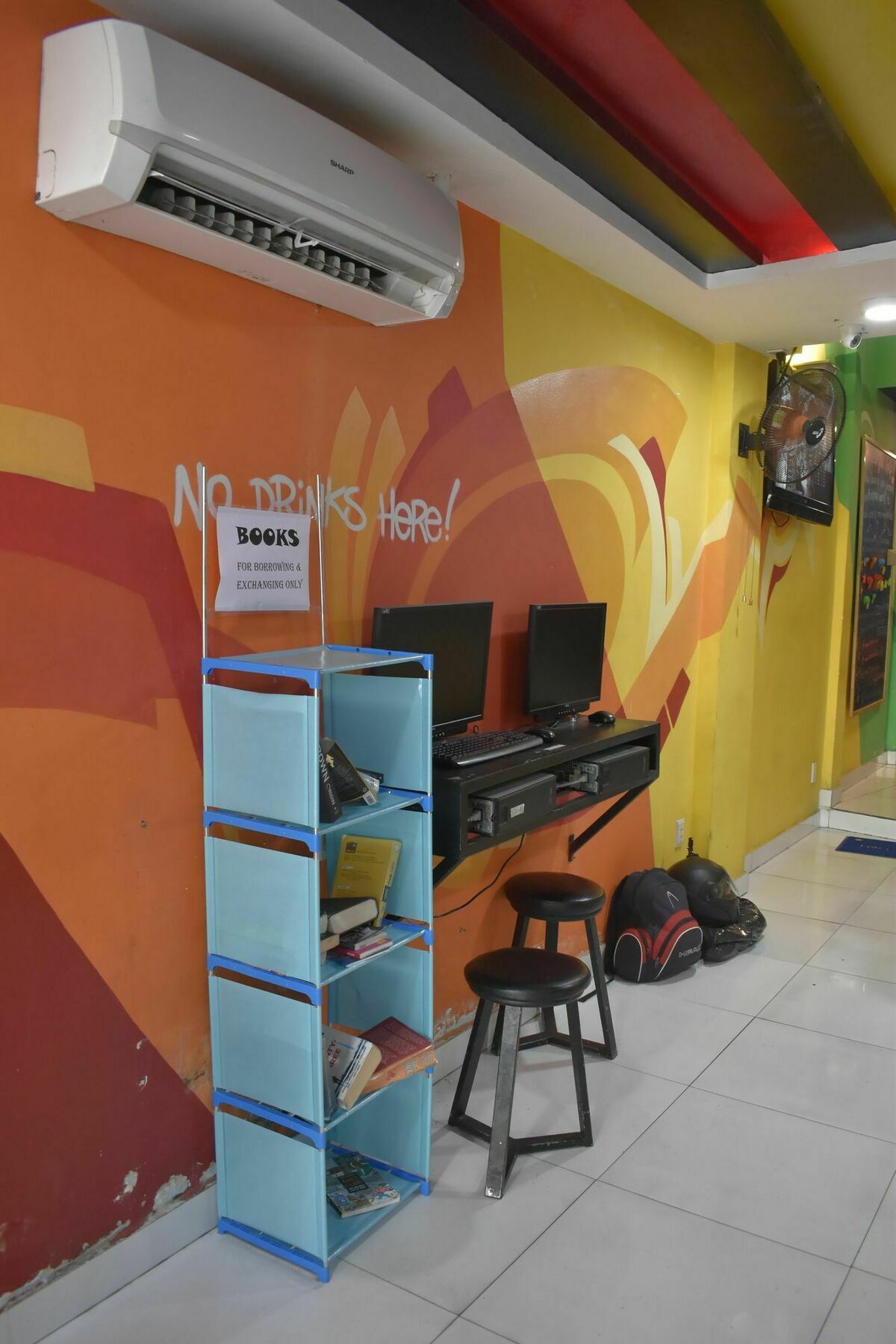 Hangout Hcm (adults Only) Hostel