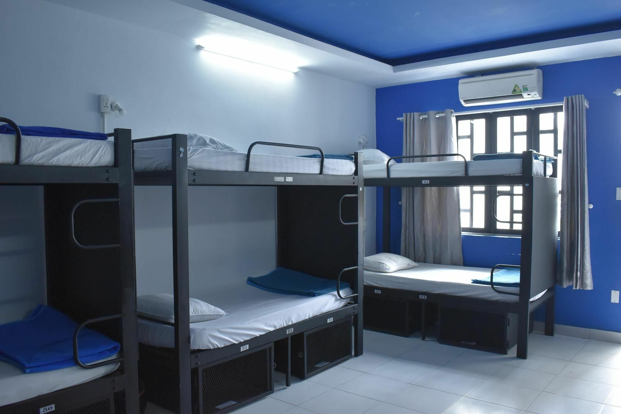 Hangout Hcm (adults Only) Hostel