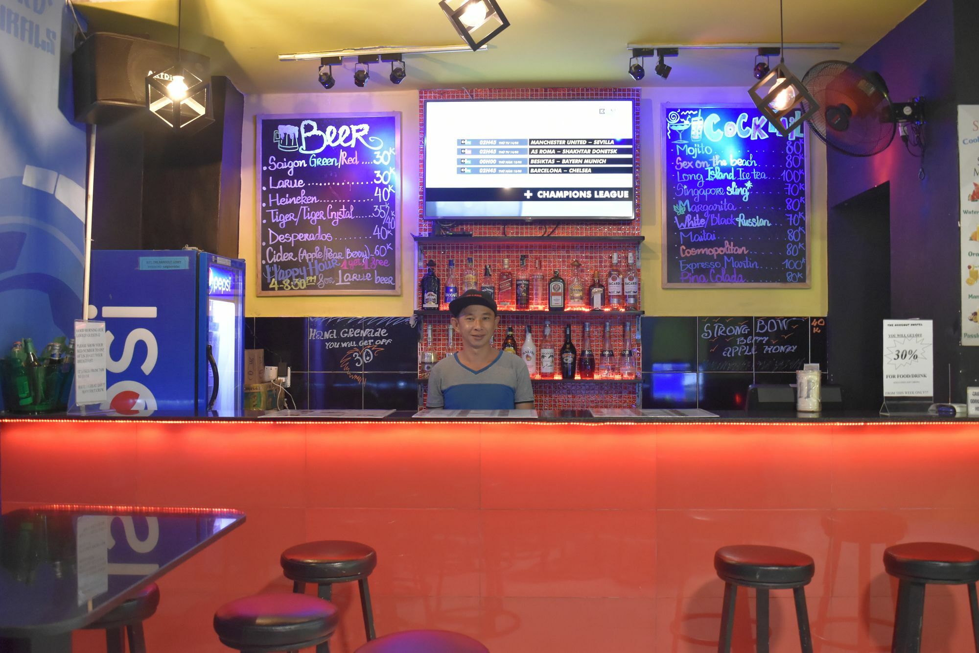 Hangout Hcm (adults Only) Hostel *