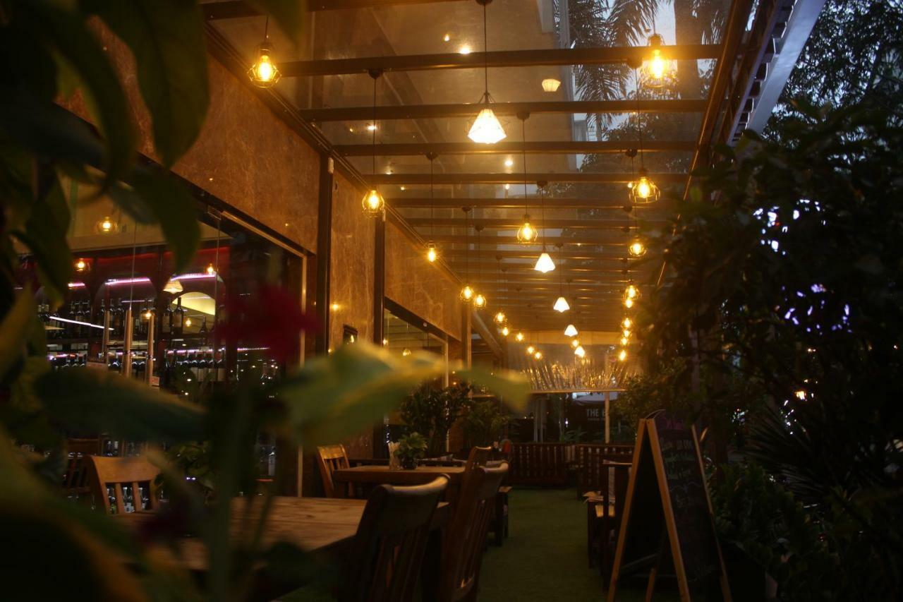 Crown Diamond - Phu My Hung District 7 Hotel