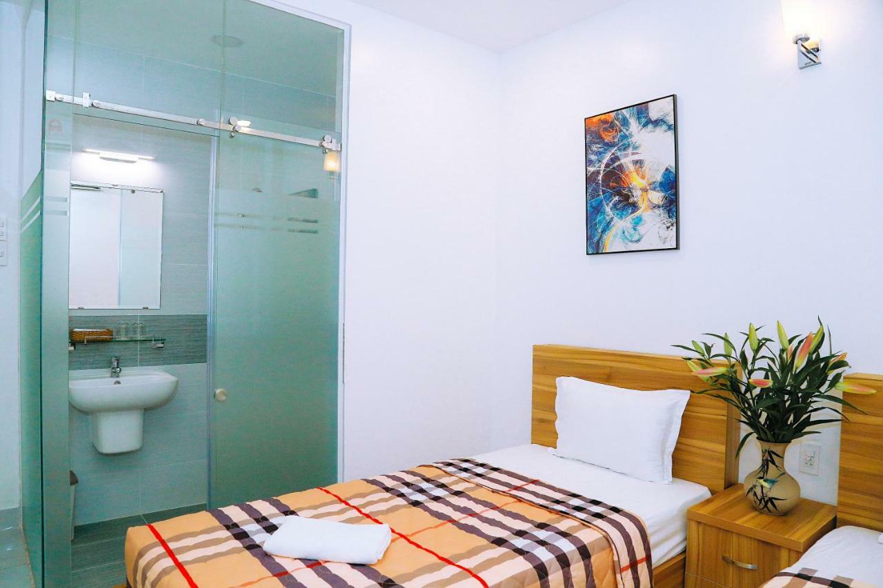 Louis - Bui Vien Walking Street Bed & Breakfast
