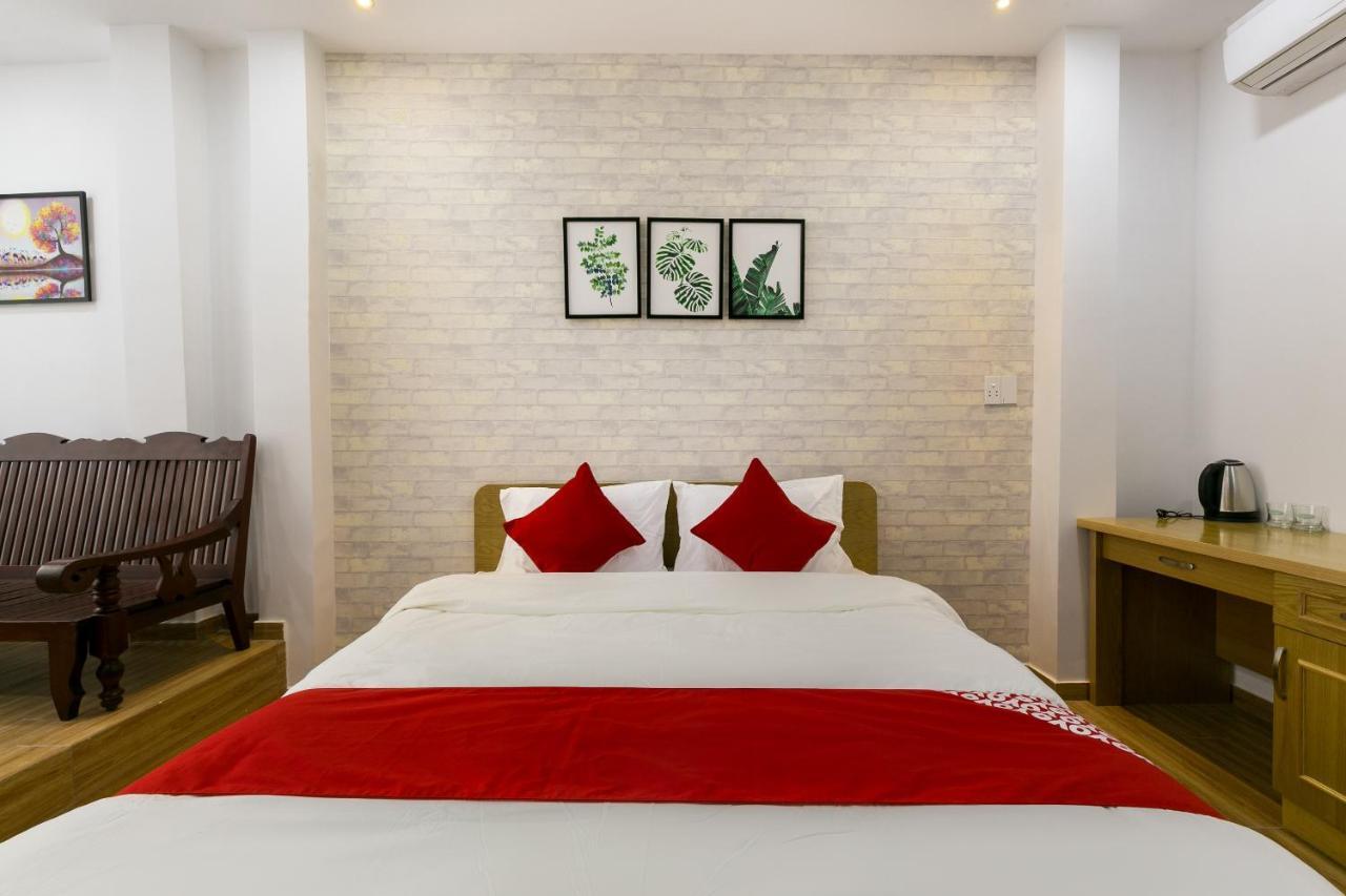 Oyo 414 Saigon Hotel 2*