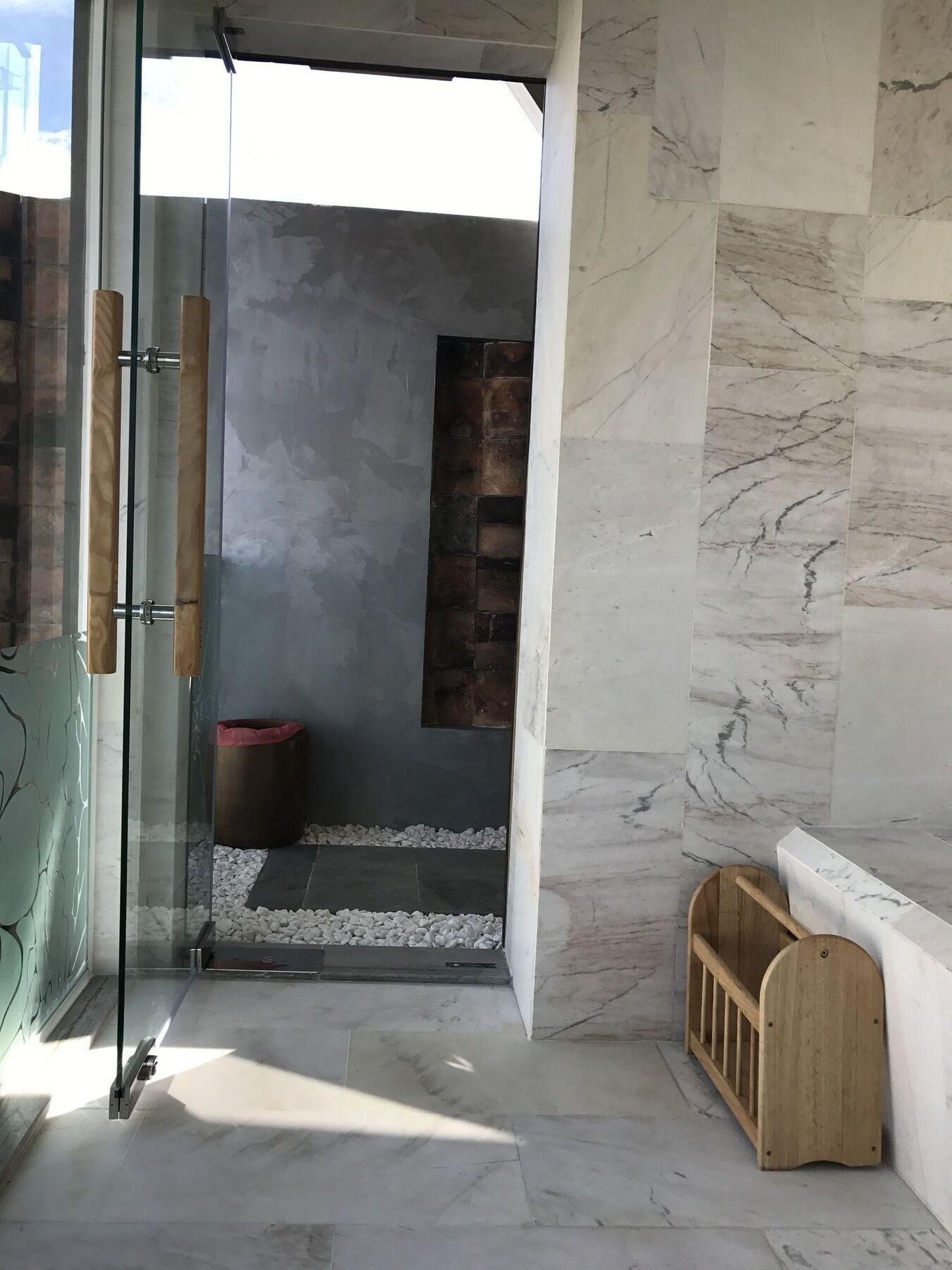 Au Legend Hotel 4*