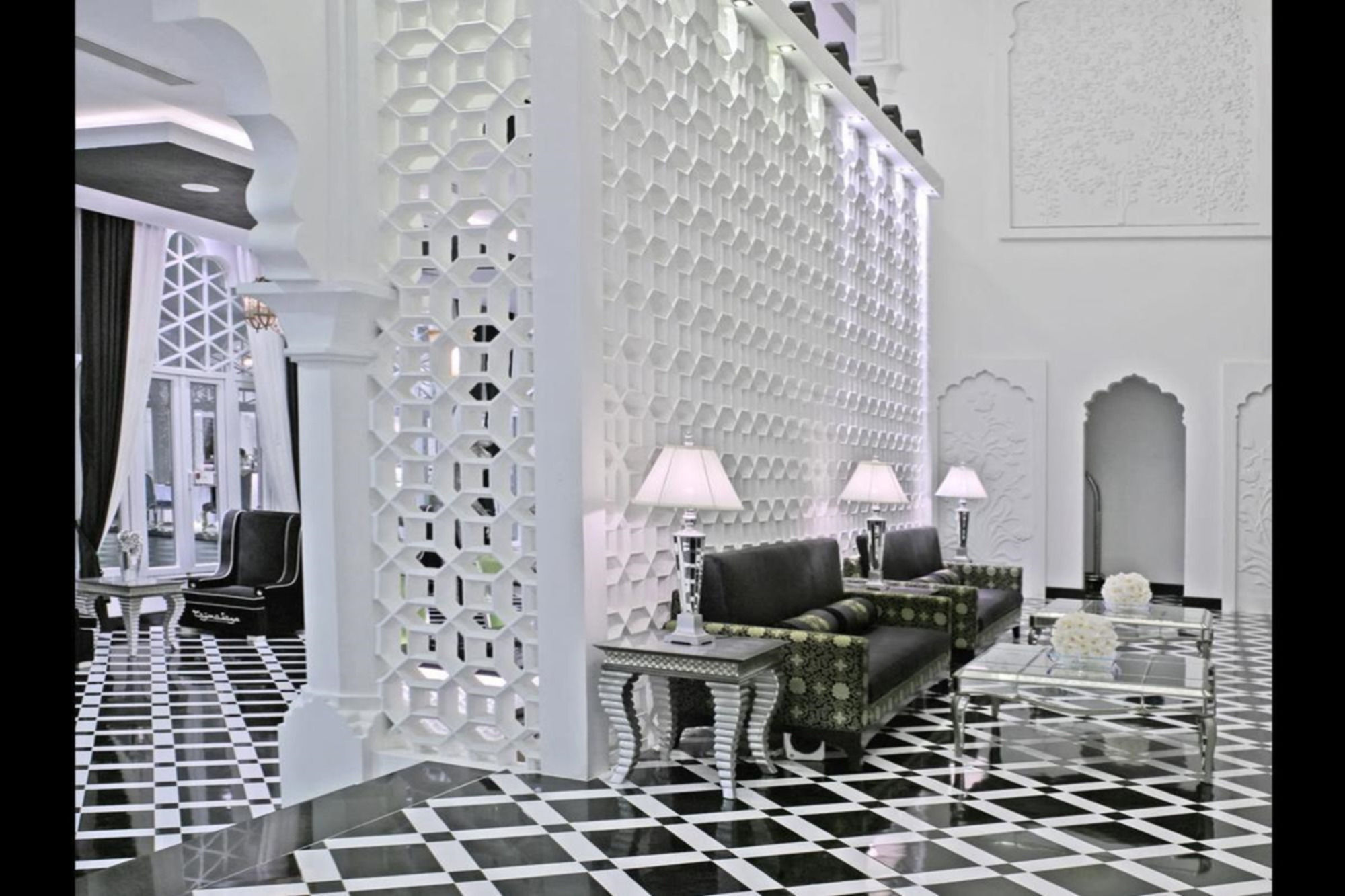 Chloe Gallery Hotel