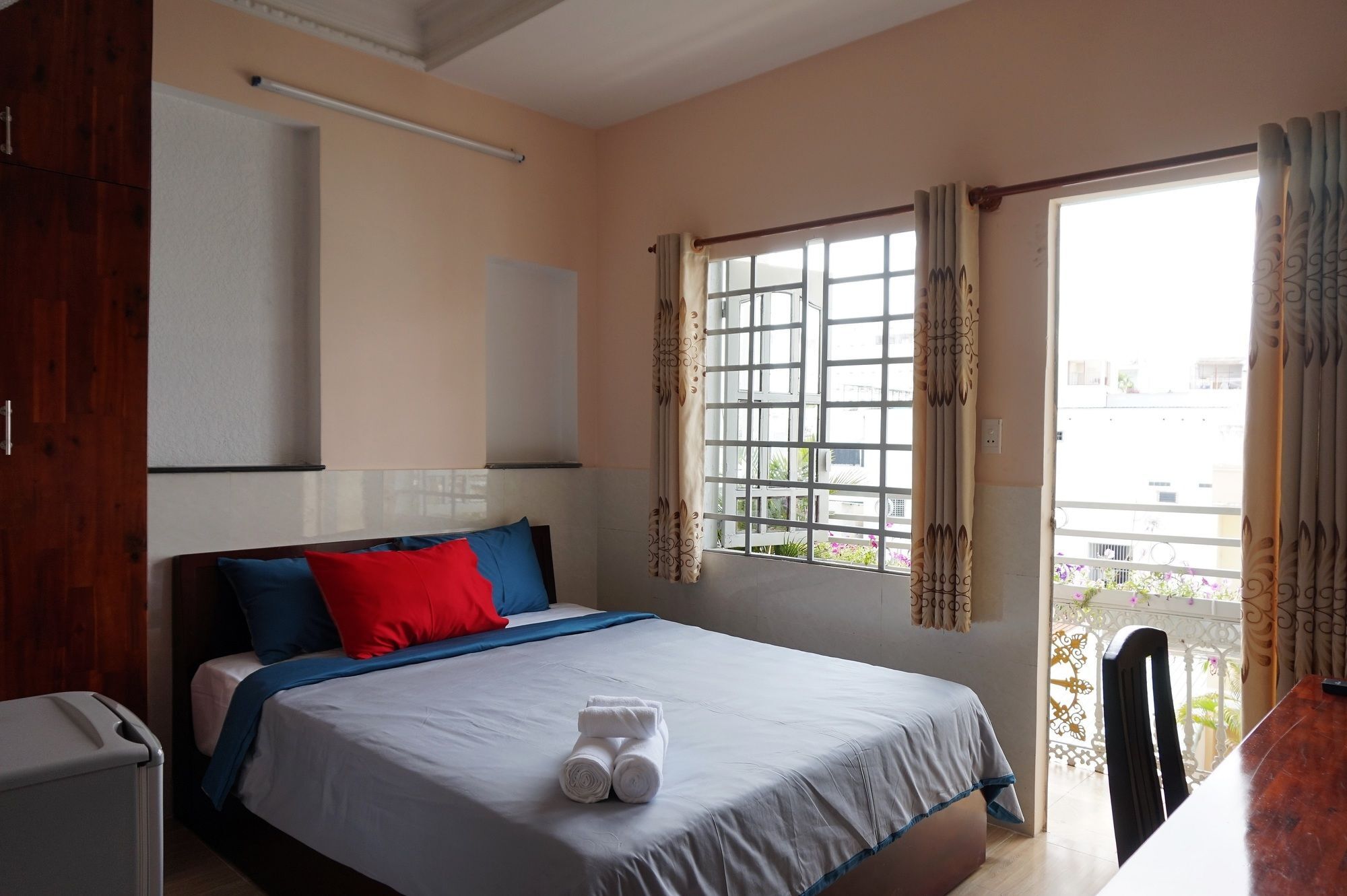 Guest house Reddoorz Near Khu Che Xuat Tan Thuan 2 2*
