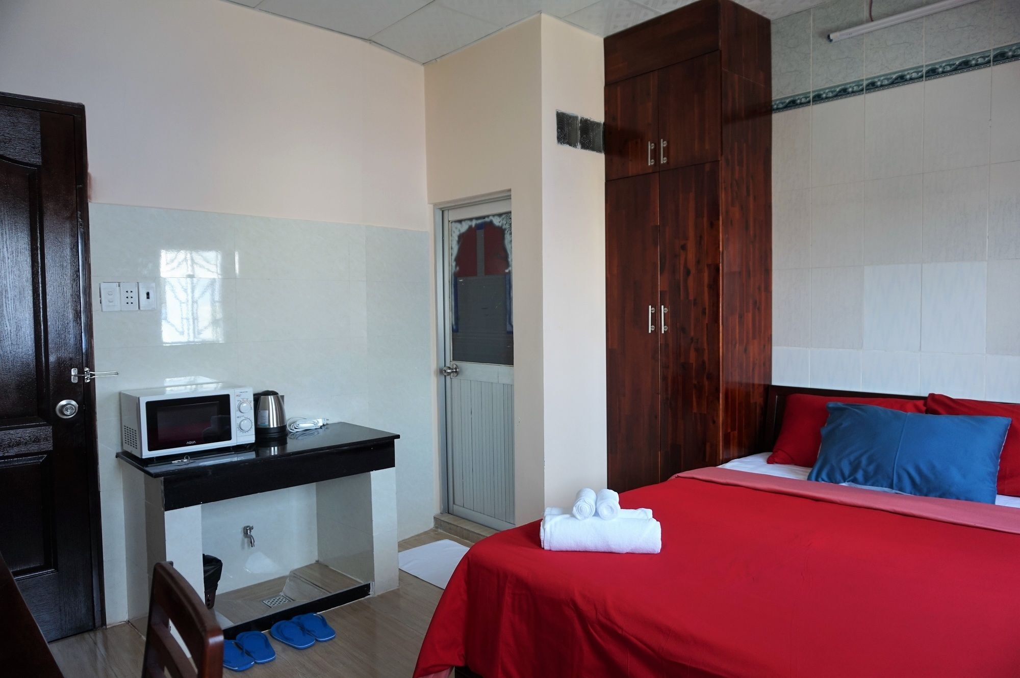 Reddoorz Near Khu Che Xuat Tan Thuan 2 2*