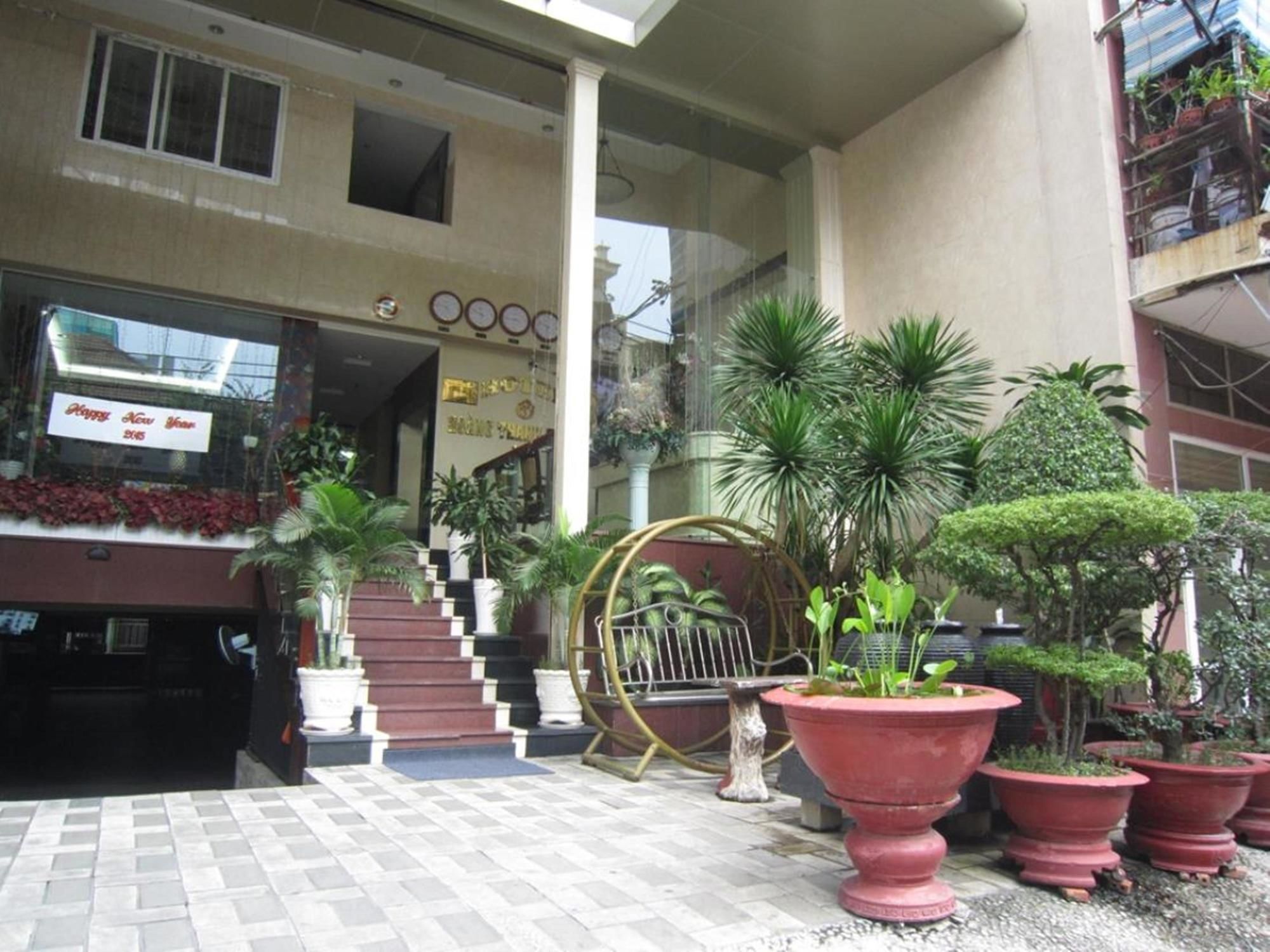 Hoang Thanh Thuy Airport 2 - Gan Am Thuc Dem Cho Hoang Hoa Tham Hotel