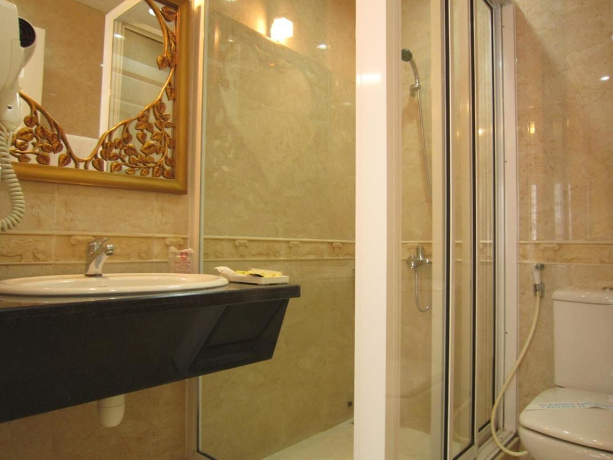Hotel Hoang Thanh Thuy Airport 2 - Gan Am Thuc Dem Cho Hoang Hoa Tham Ho Chi Minh City