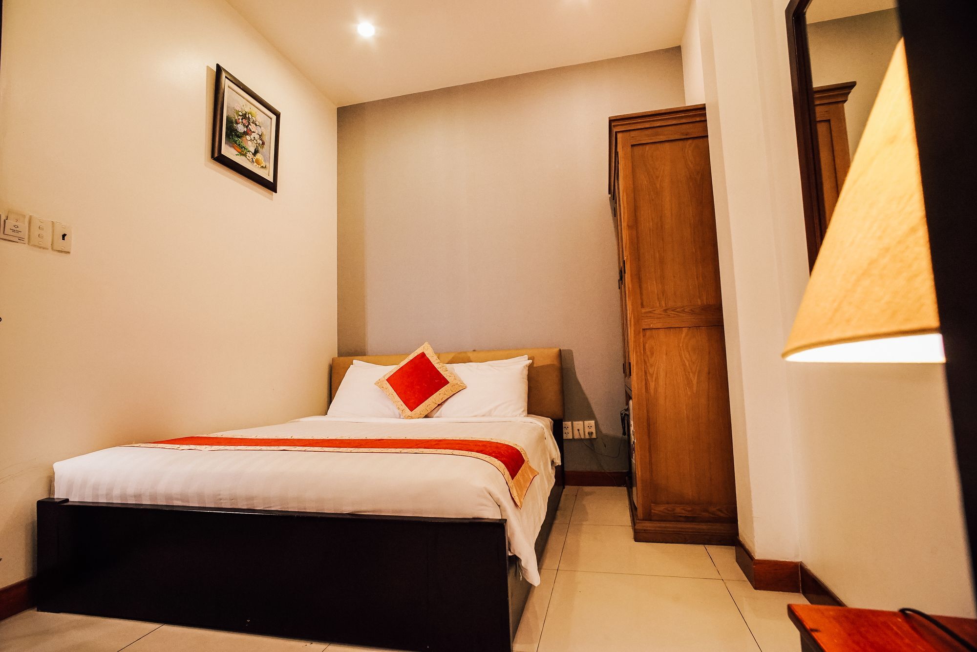 Sunflowers Airport Hotel 2*