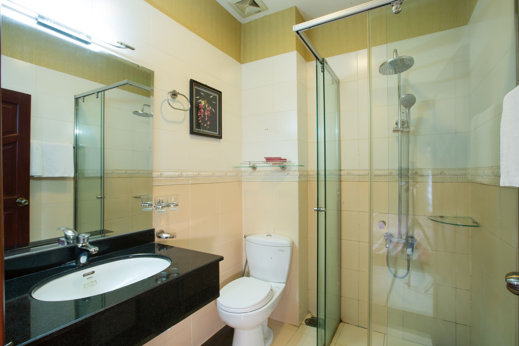 Hoa De Nhat Hotel- San Bay Tan Son Nhat 3*