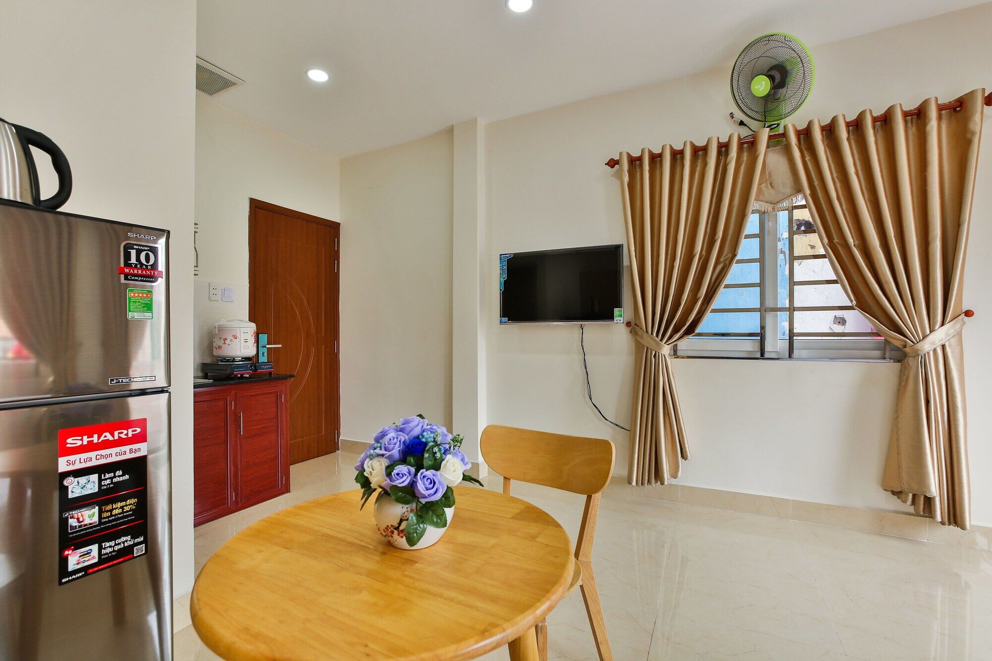 Goldstay 218 *