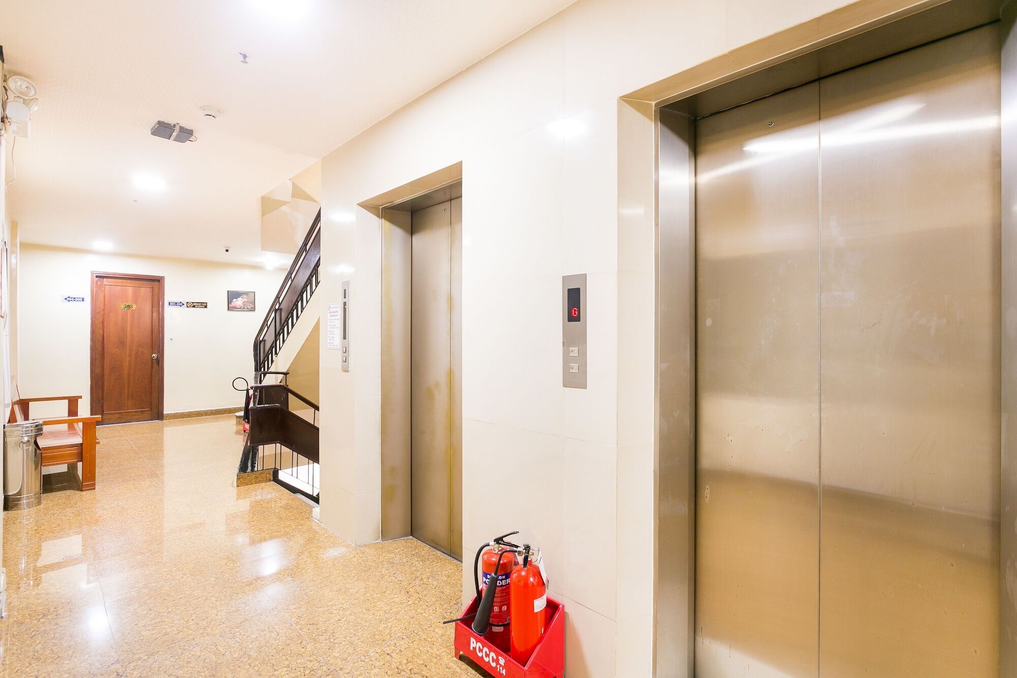 Hotel Oyo 139 Hanh Long