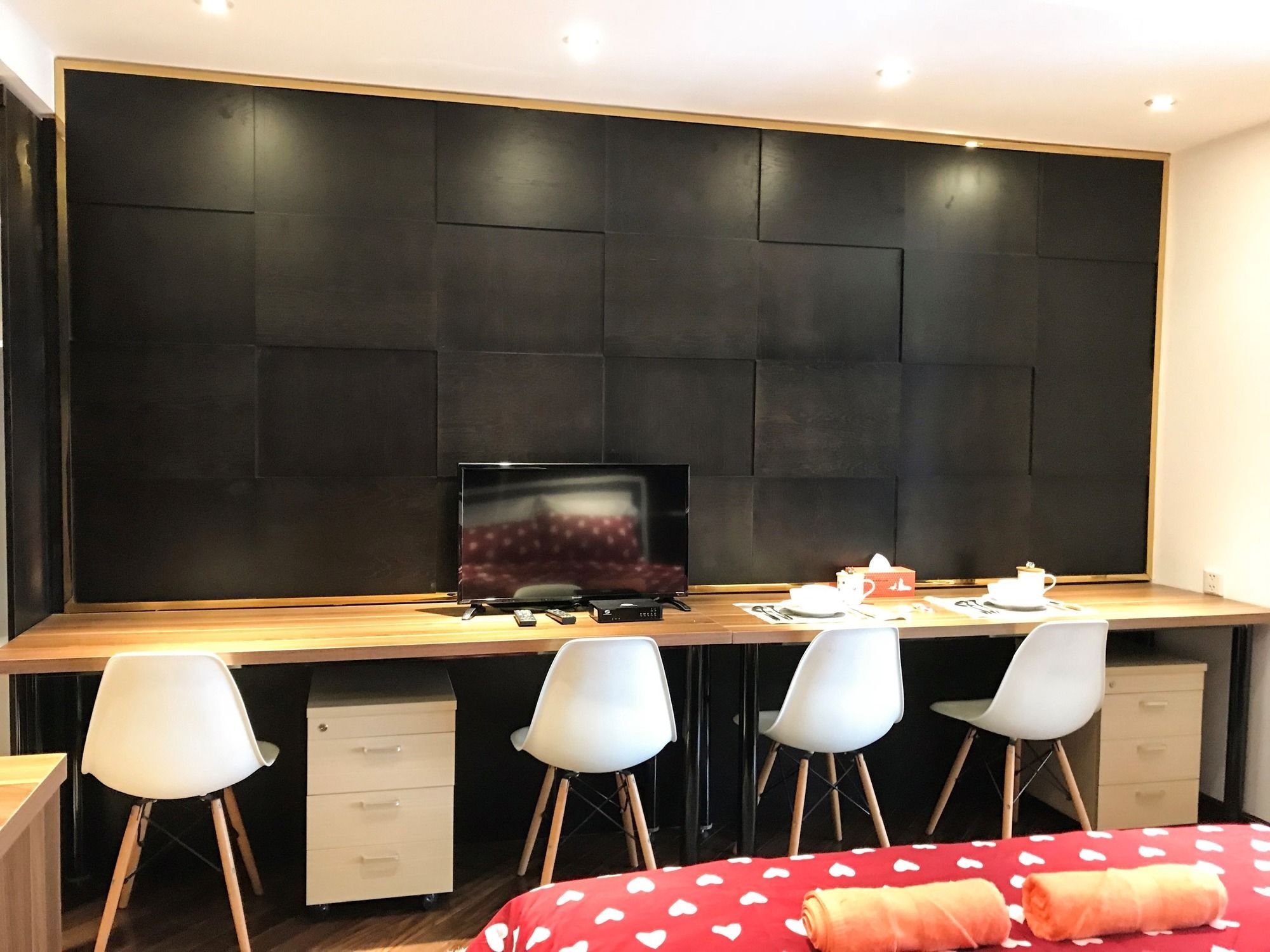 Henry Luxury * Ho Chi Minh City