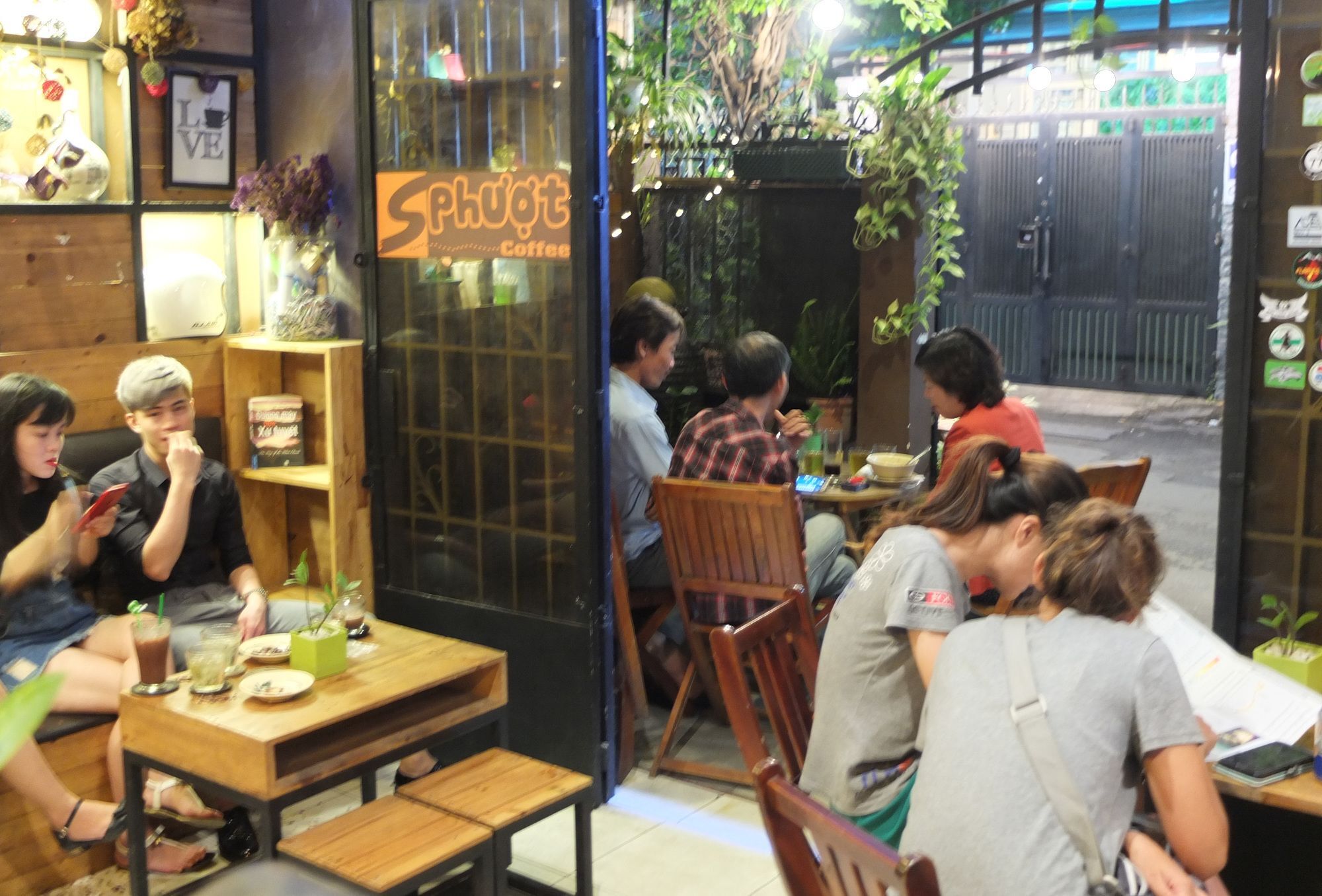 Katil S Phuot - 3a Lam Son, Ward 2, Tan Binh District