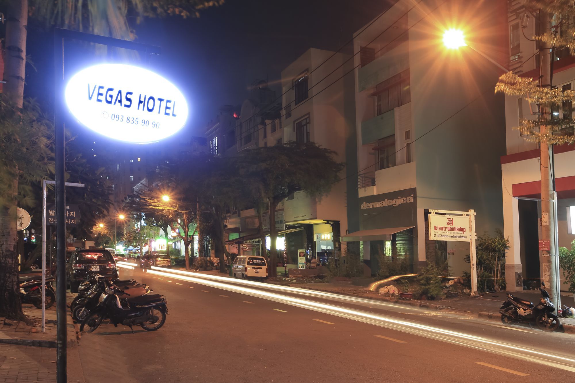 Vegas Luxury 2* Ho Chi Minh City