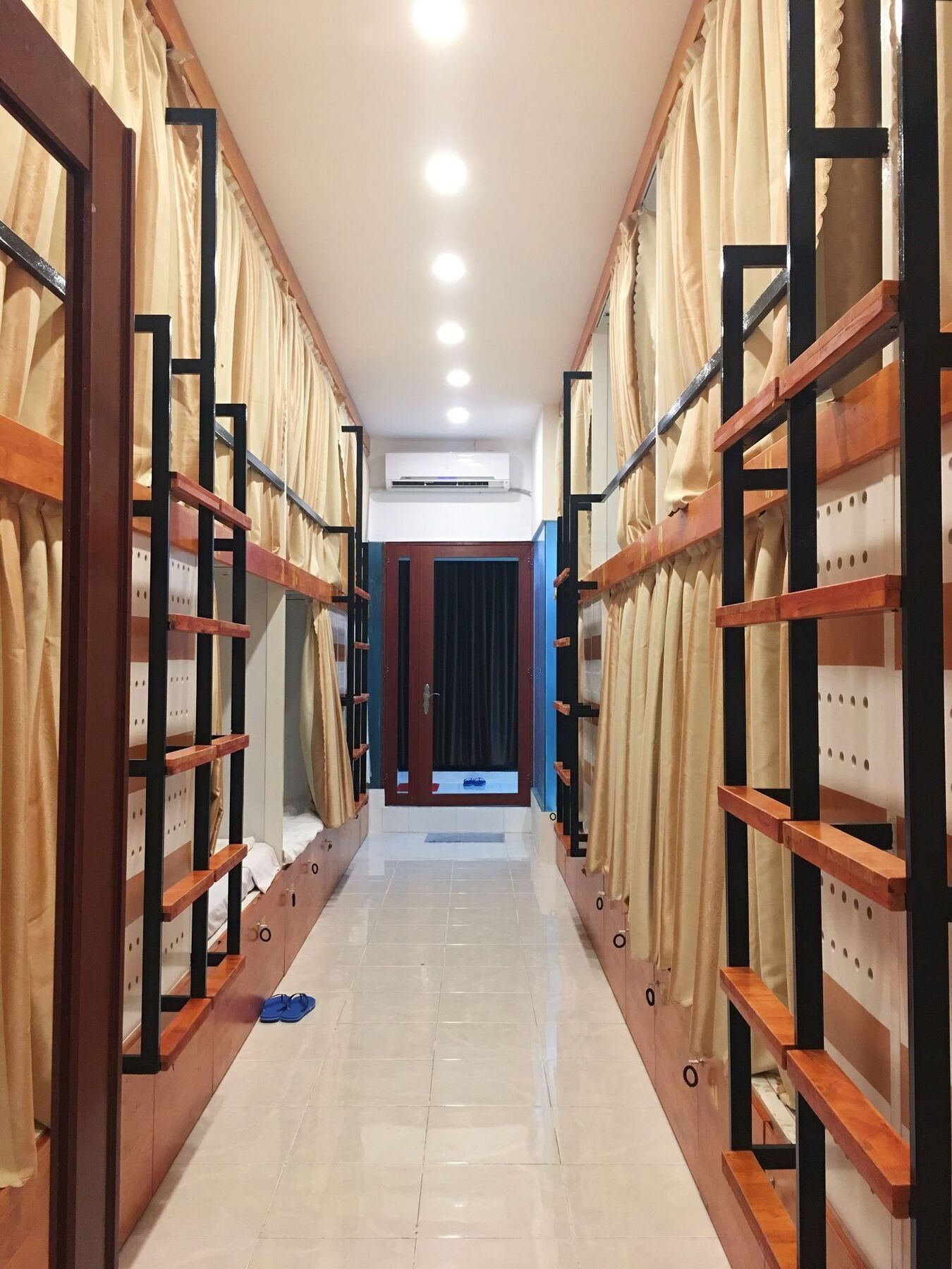 Ben Thanh Dorm Saigon - 2*