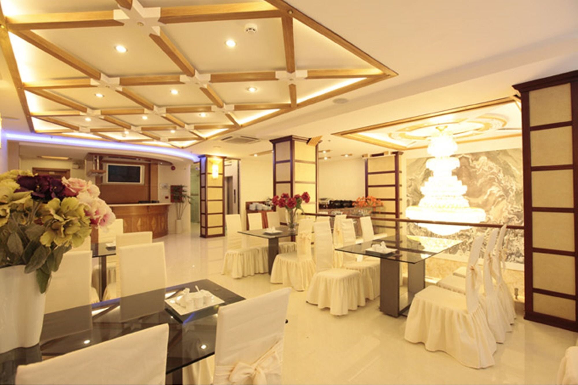 Hotel Adora Ho Chi Minh City