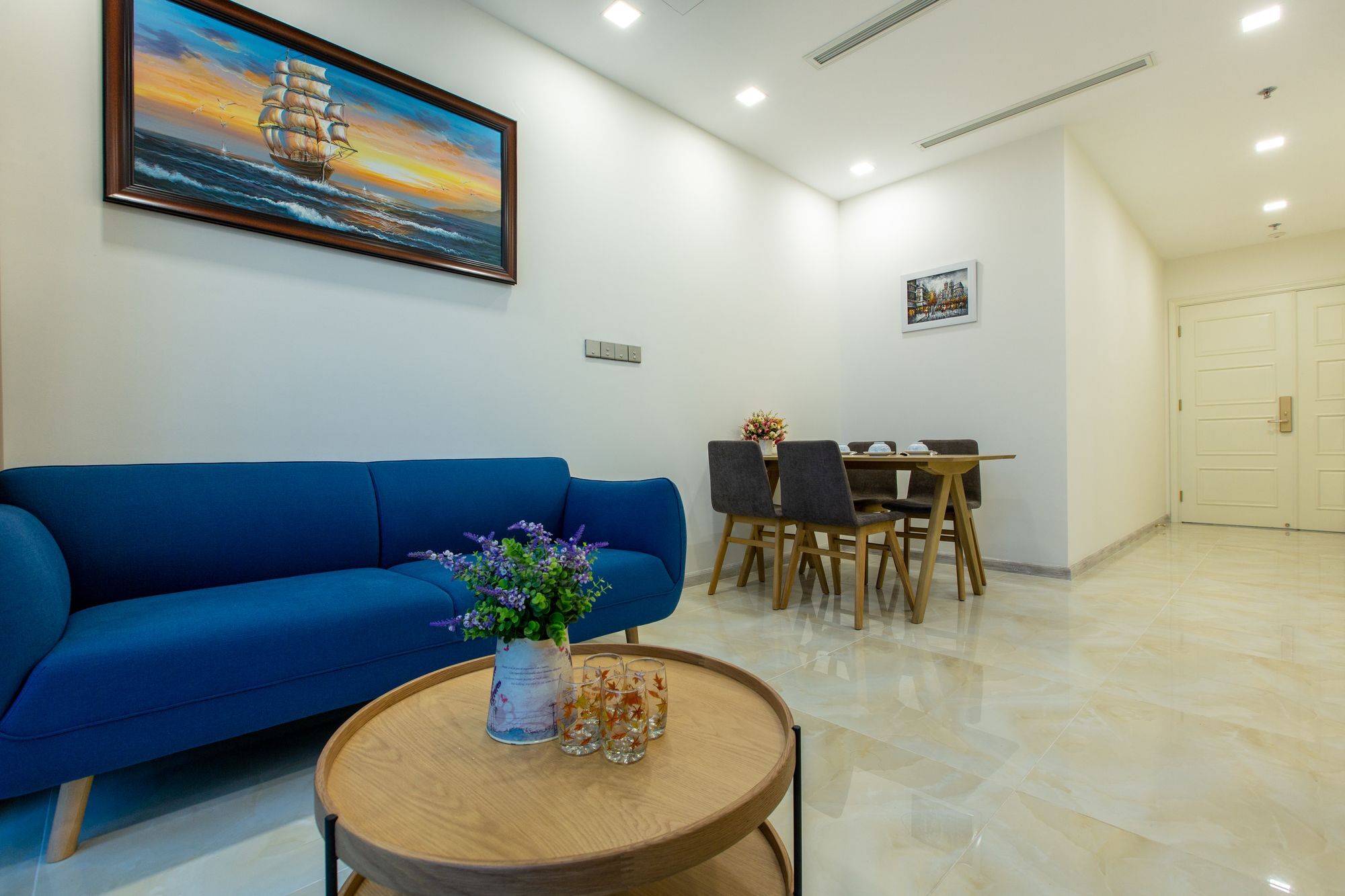 Urban House Saigon - Golden River *