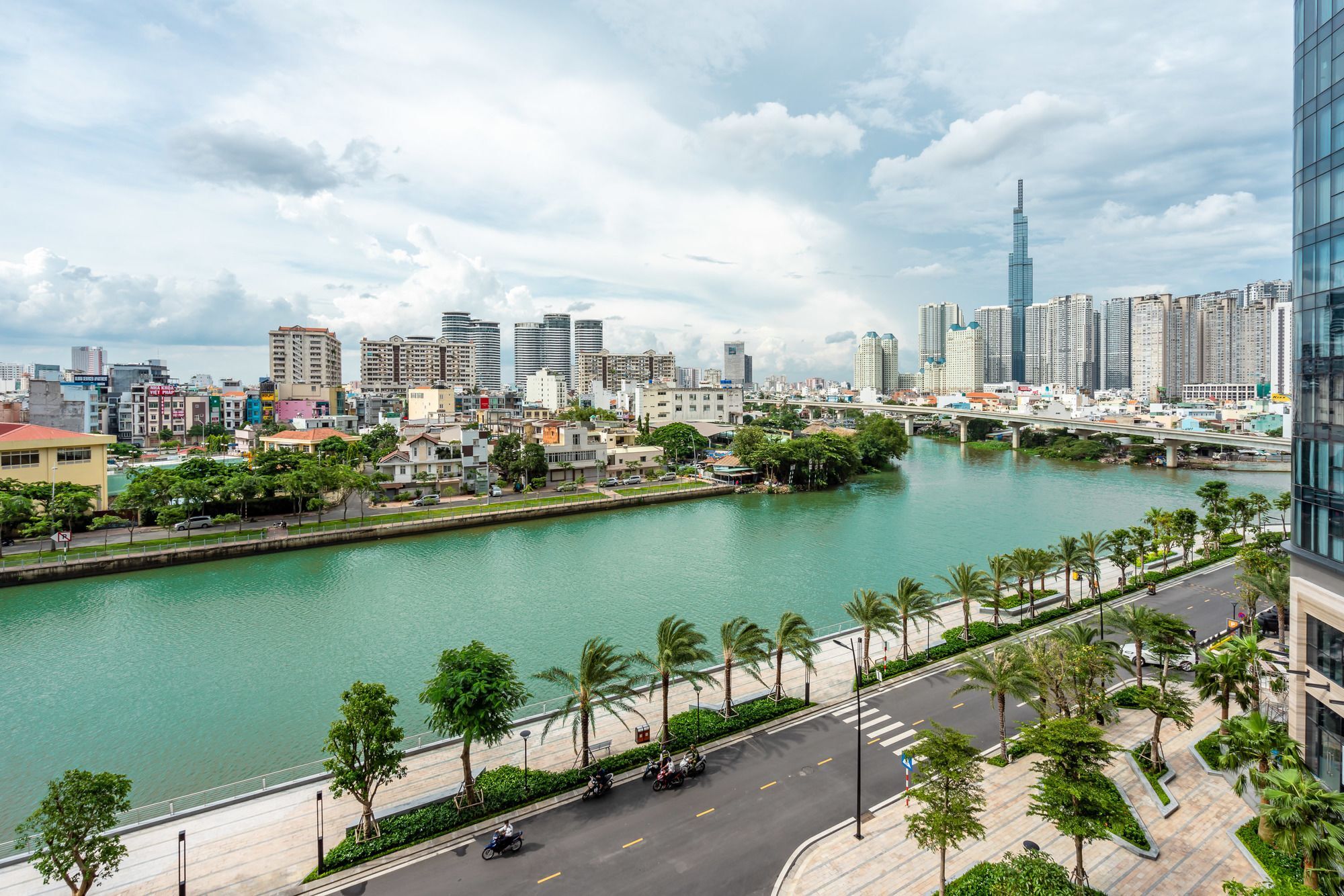 Urban House Saigon - Golden River Apartment