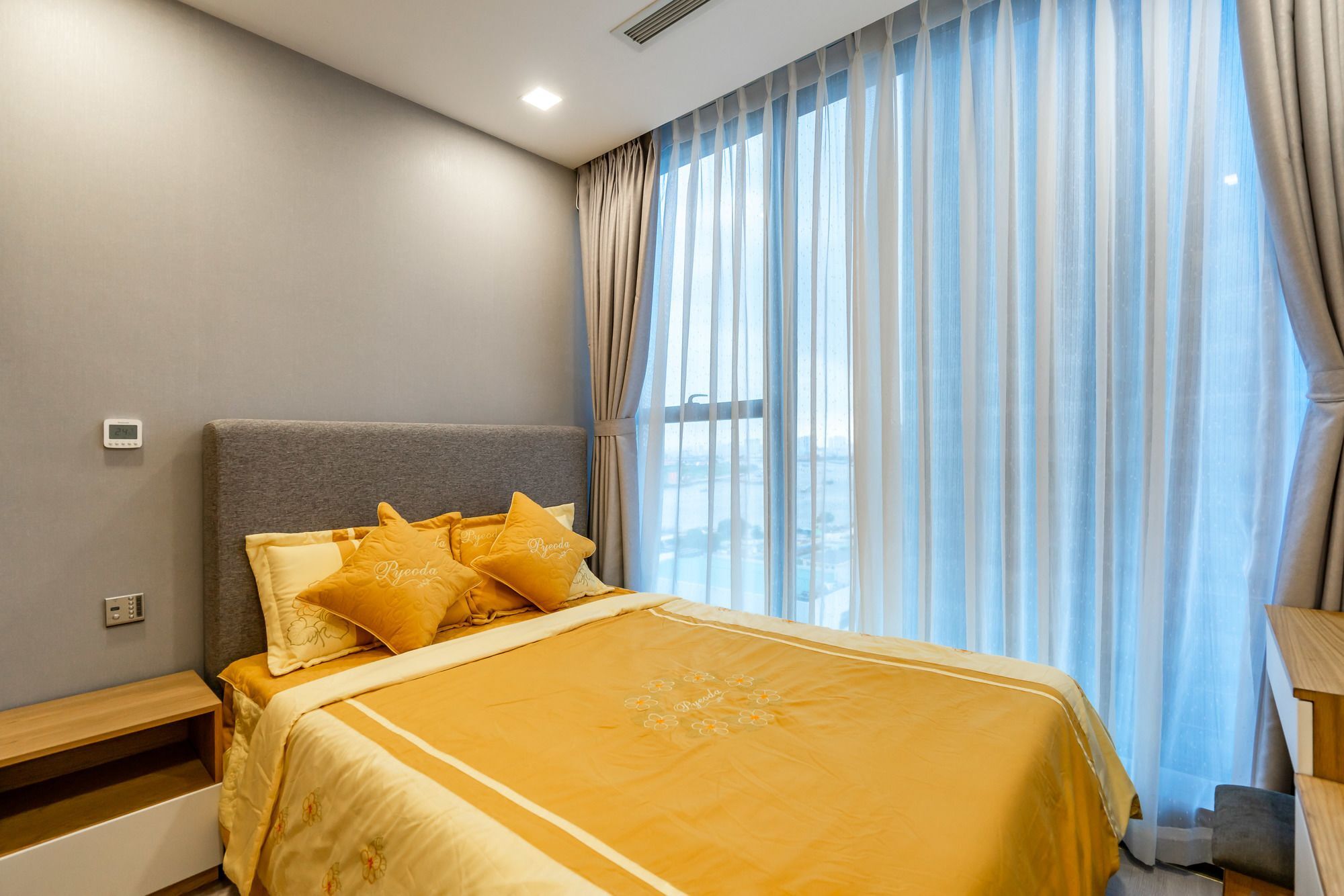 Urban House Saigon - Golden River Apartment