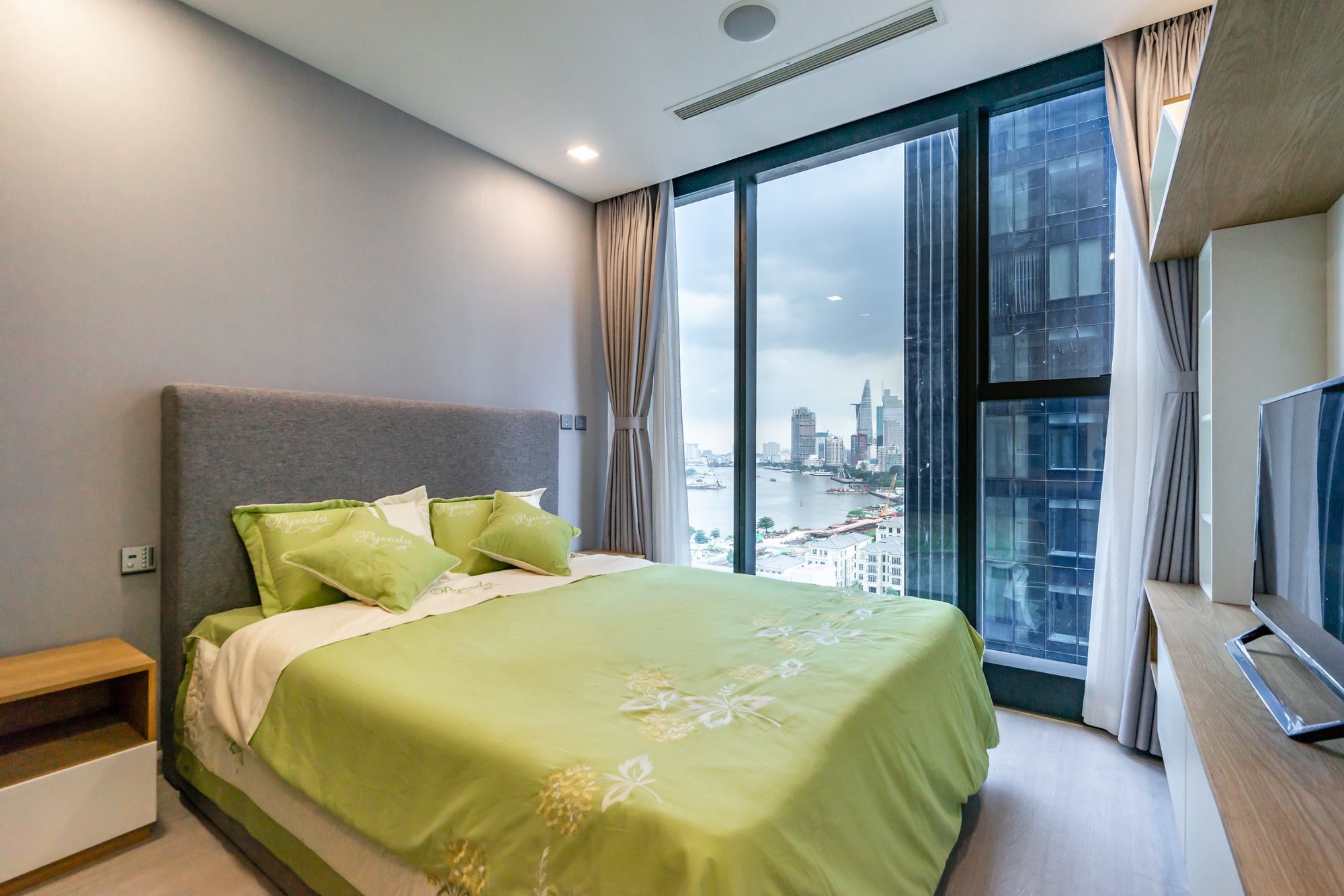 Urban House Saigon - Golden River Apartment *