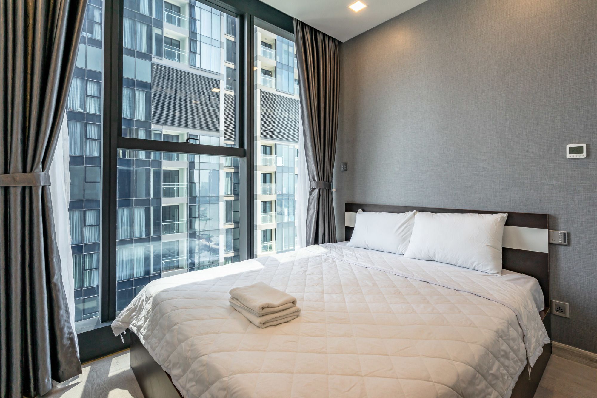 Urban House Saigon - Golden River Apartment *