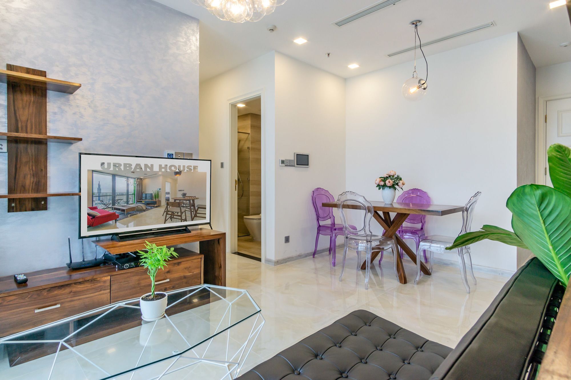 Urban House Saigon - Golden River *