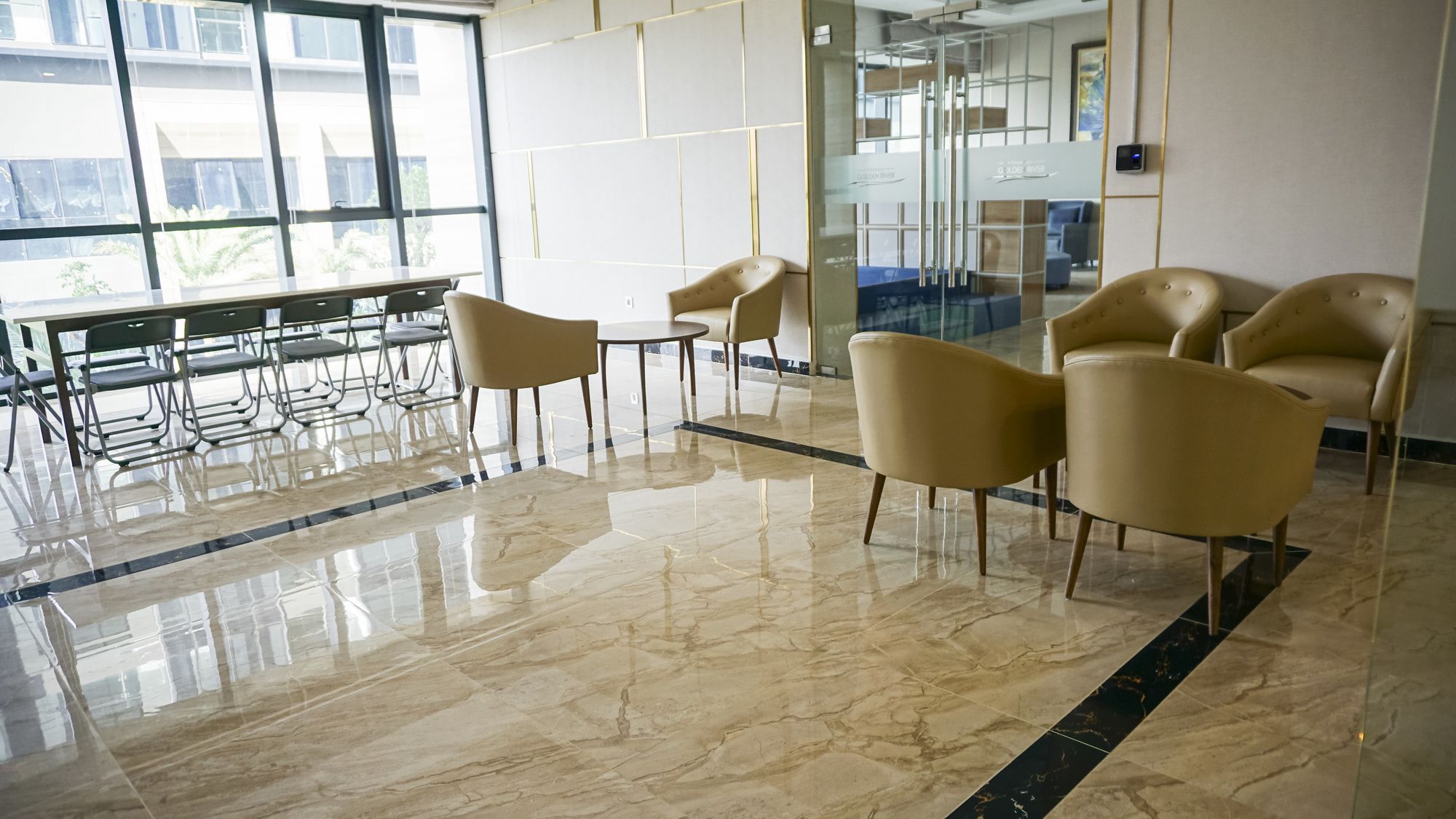 Urban House Saigon - Golden River Apartment *