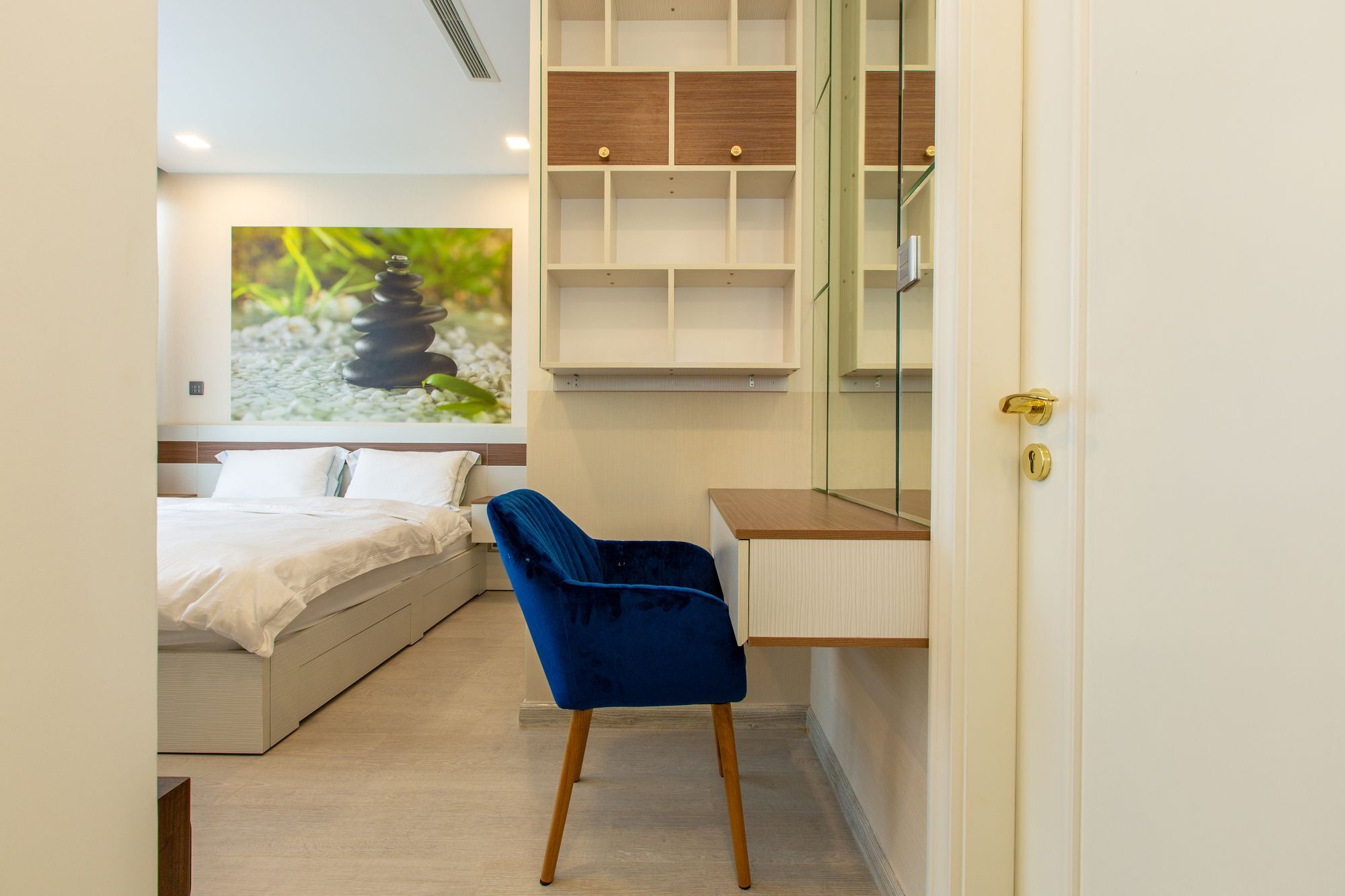 Urban House Saigon - Golden River