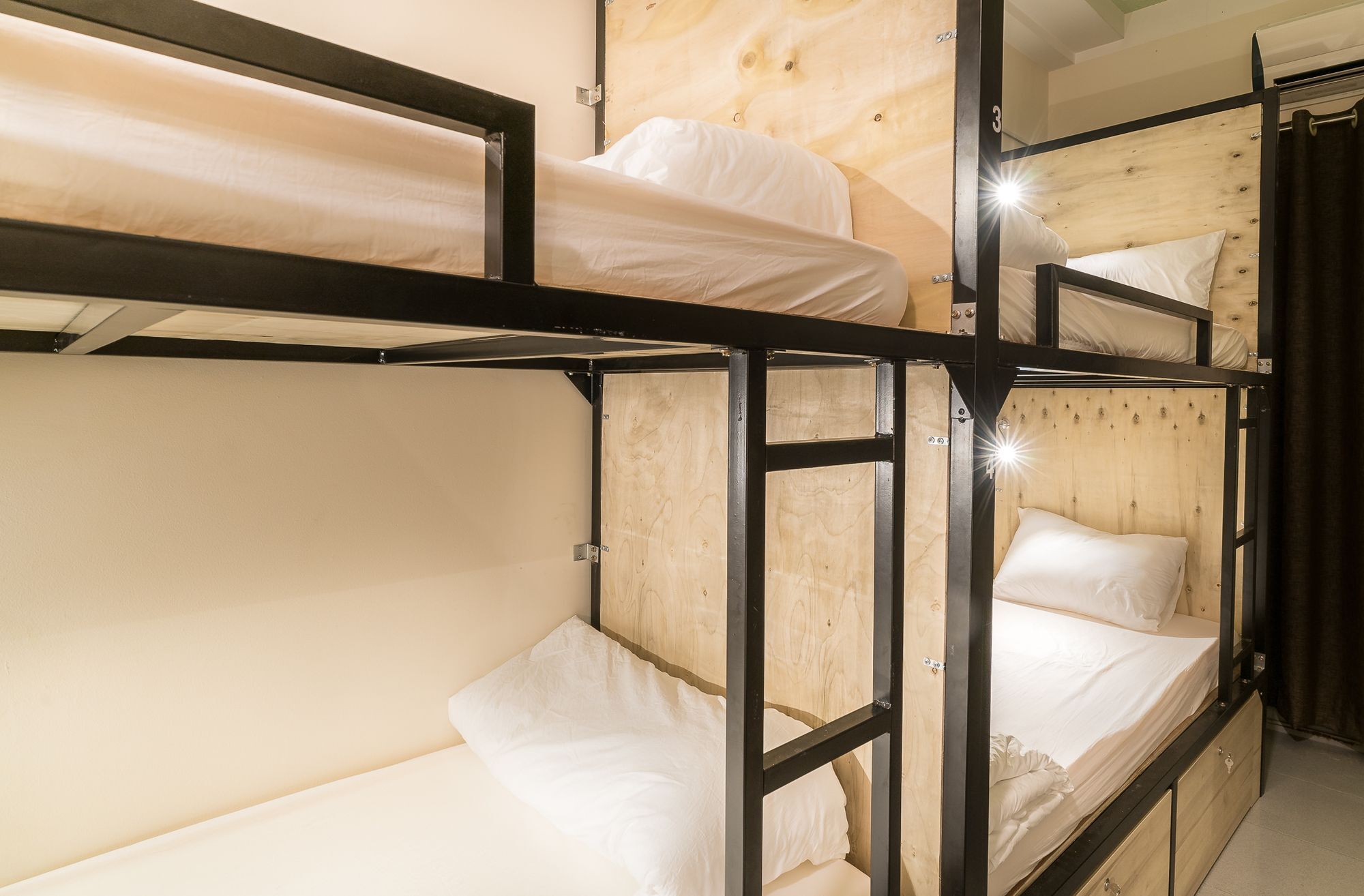 Hostel Alleyway (adults Only) *