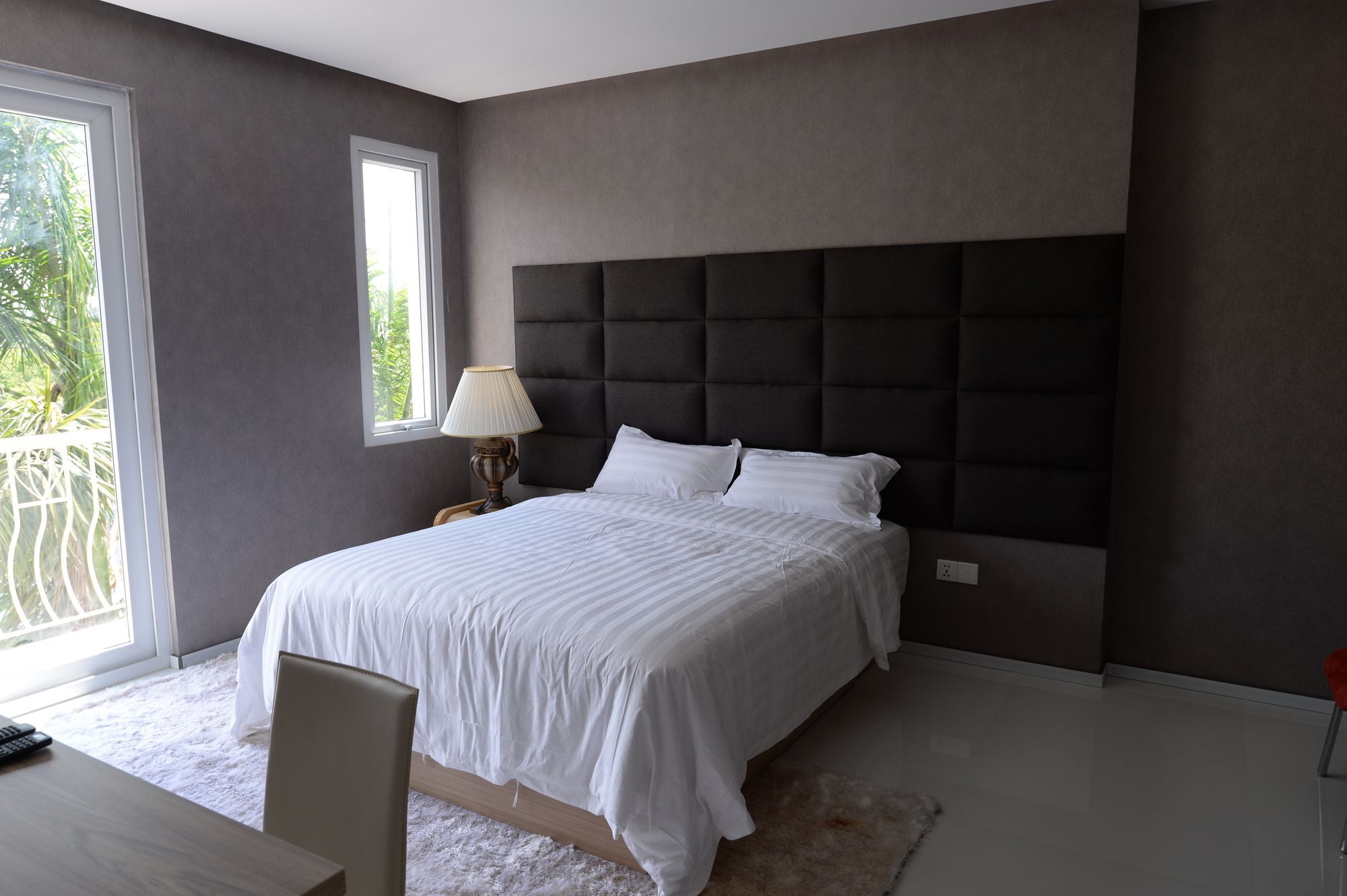 The Palm Apartment *