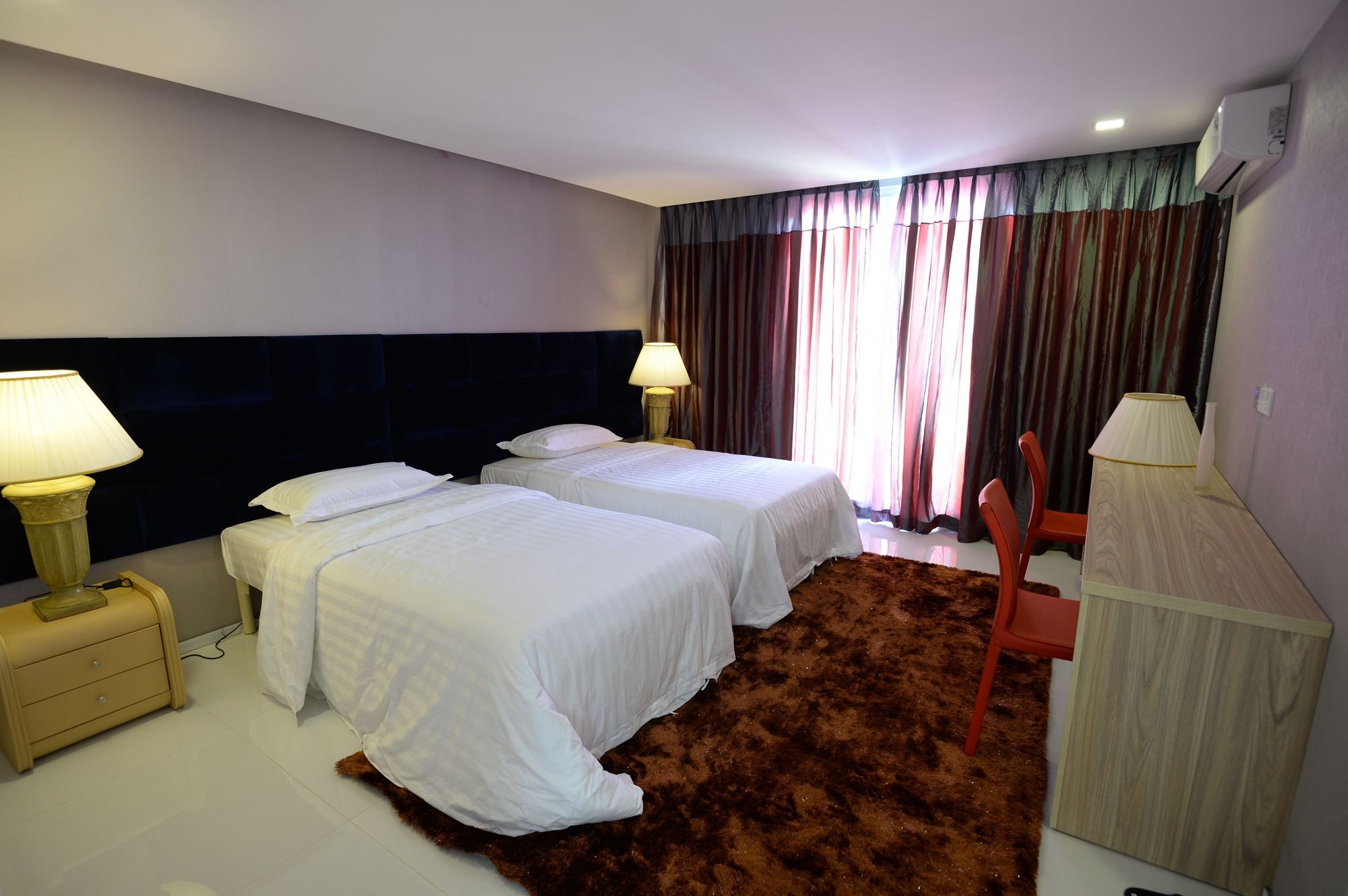 The Palm Apartment *