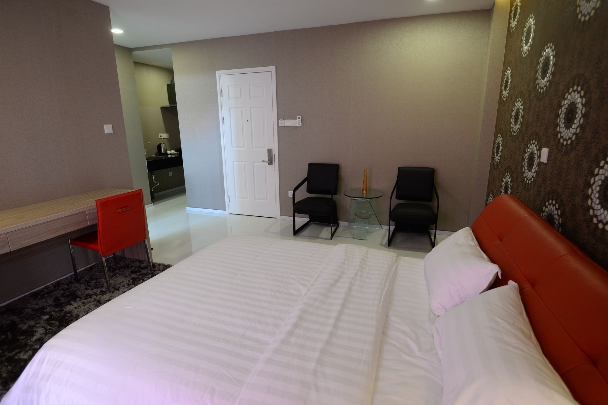 The Palm Apartment