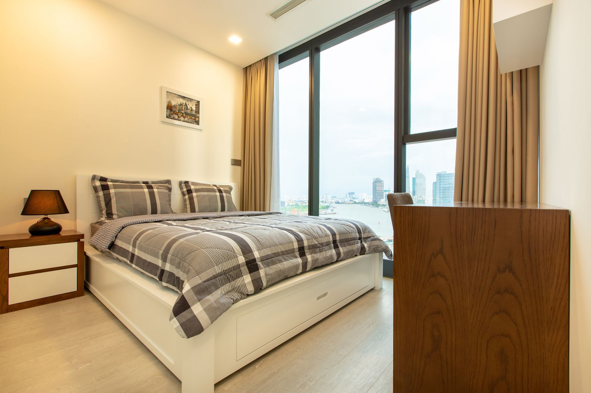 Urban House Saigon - Golden River