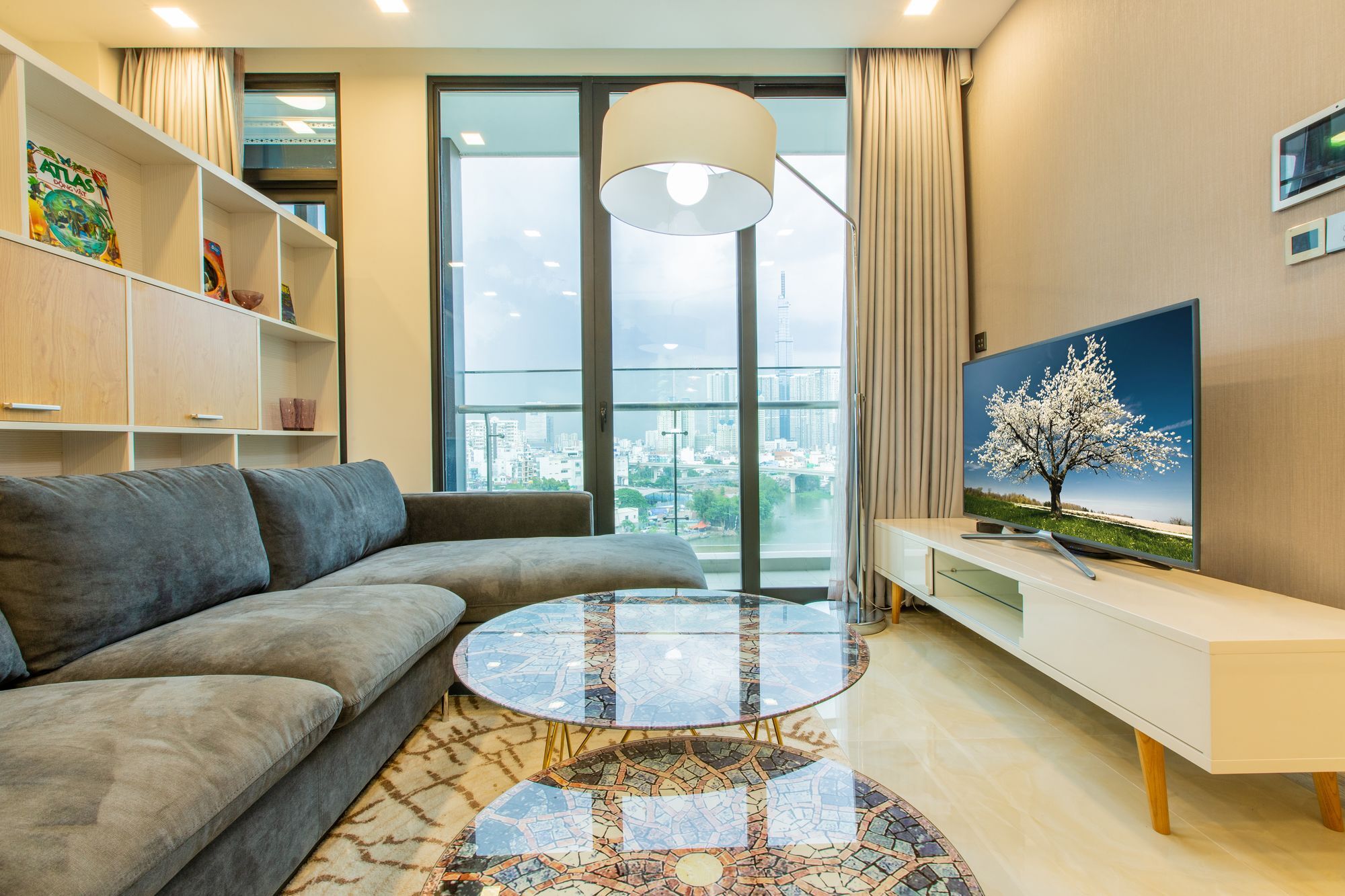 Urban House Saigon - Golden River