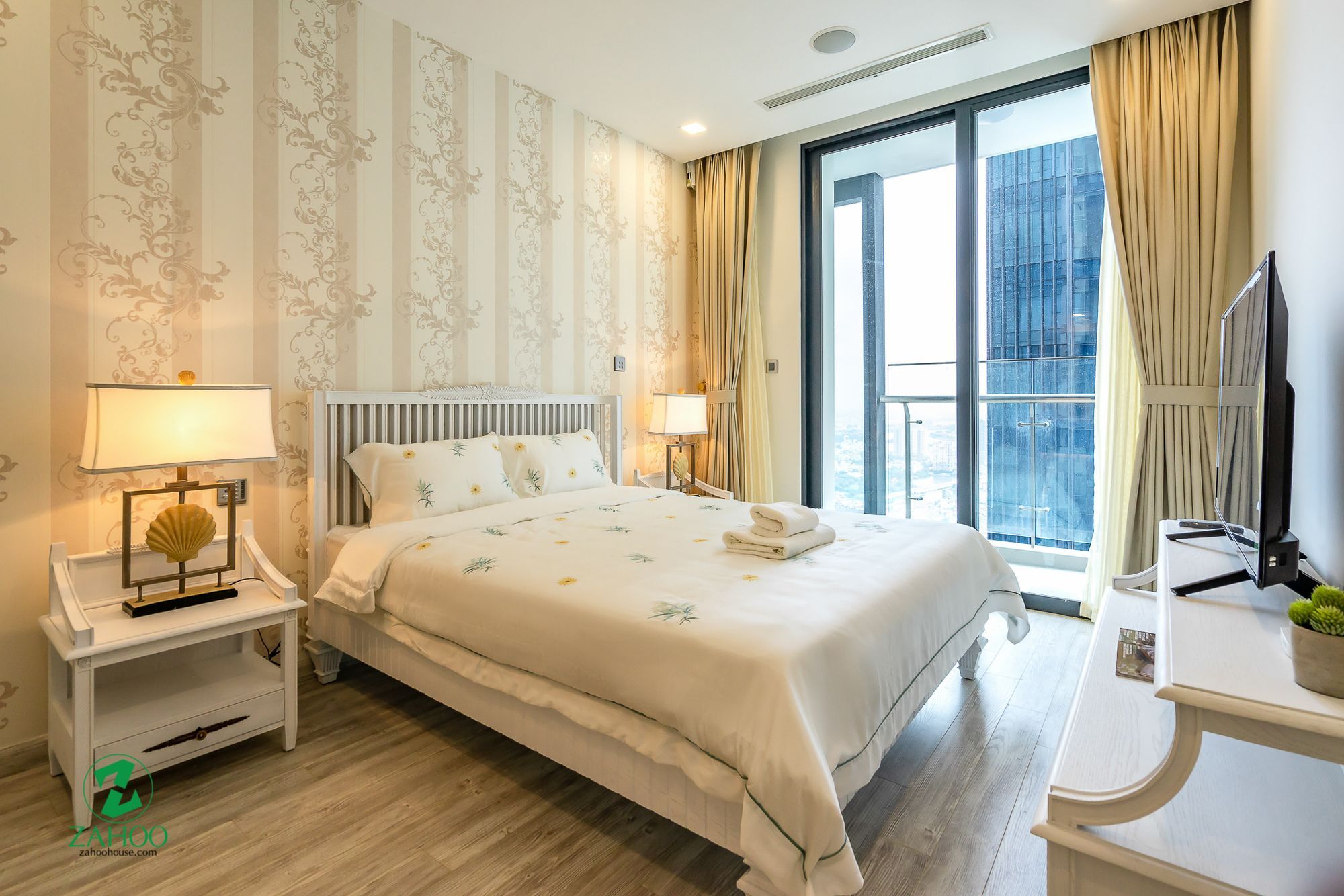 Zahoo House - Vinhomes Golden River Apartment Ho Chi Minh City