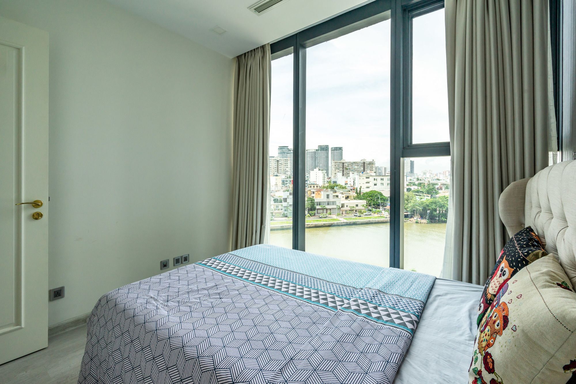 Apartment Urban House Saigon - Golden River Ho Chi Minh City