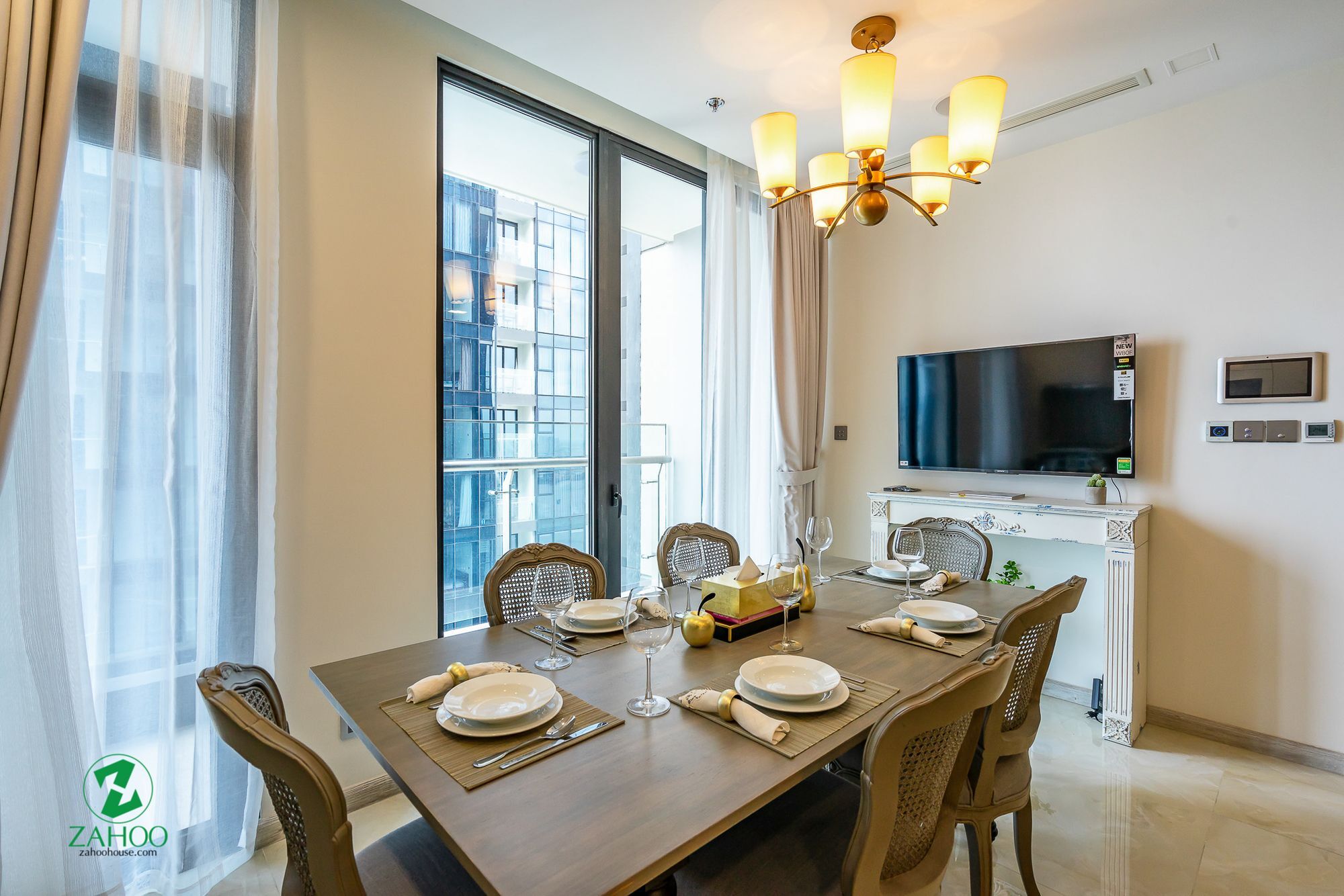 Apartment Zahoo House - Vinhomes Golden River Ho Chi Minh City