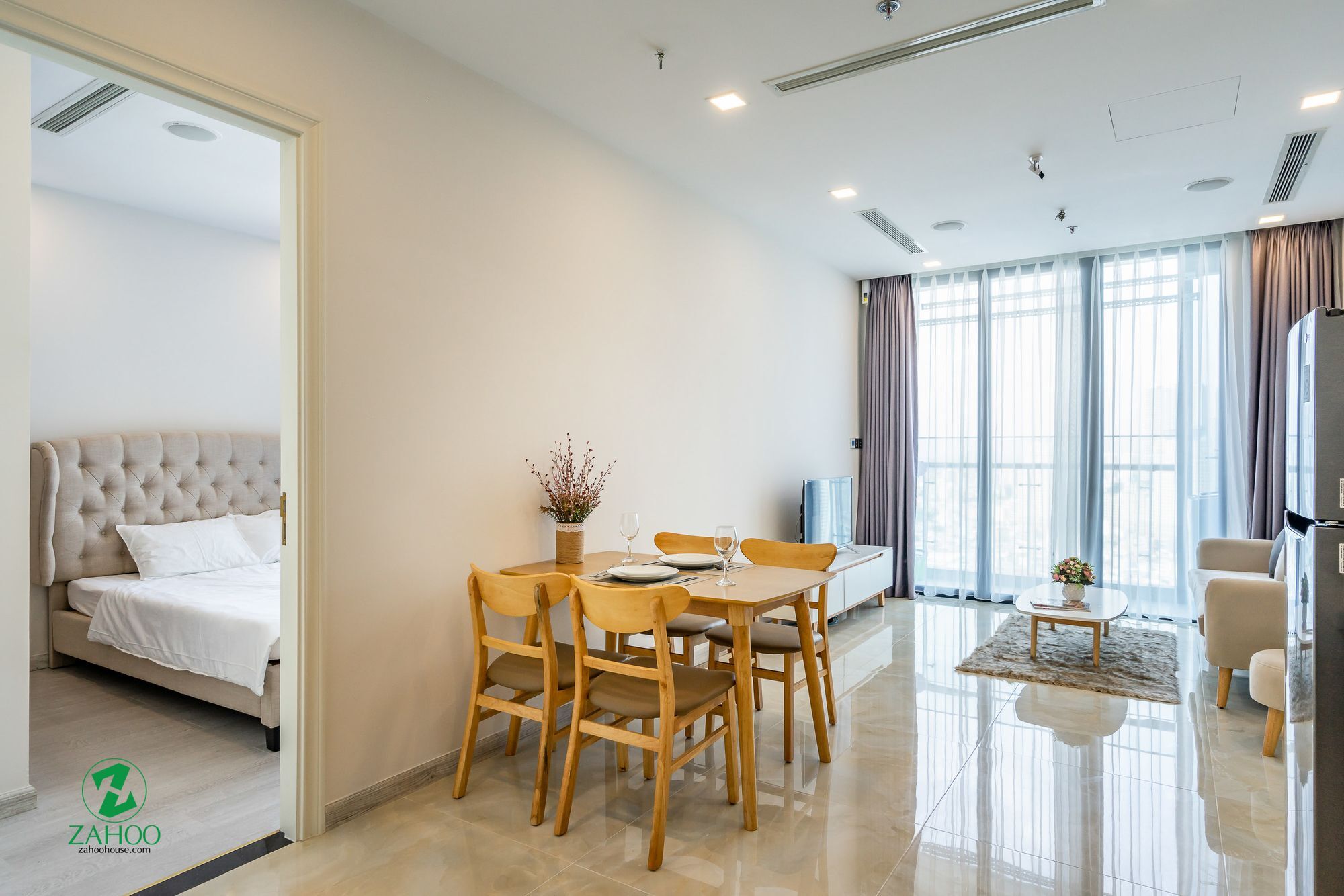 Zahoo House - Vinhomes Golden River Apartment *