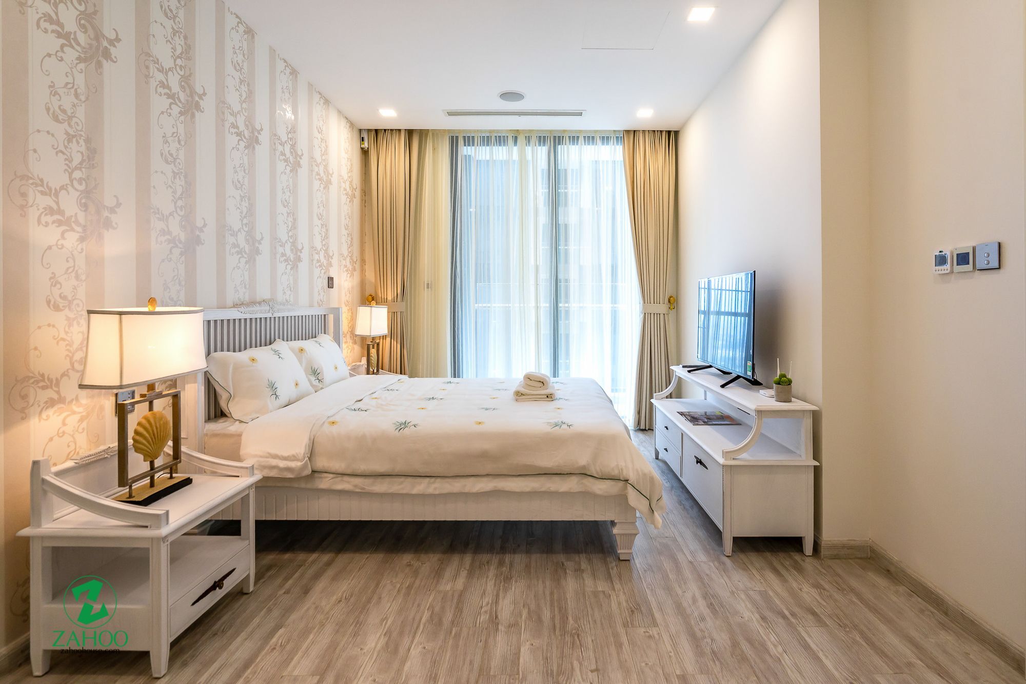 Apartment Zahoo House - Vinhomes Golden River Ho Chi Minh City