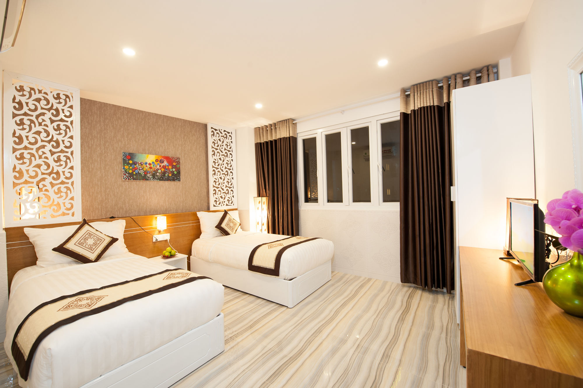 Acacia Saigon 3*