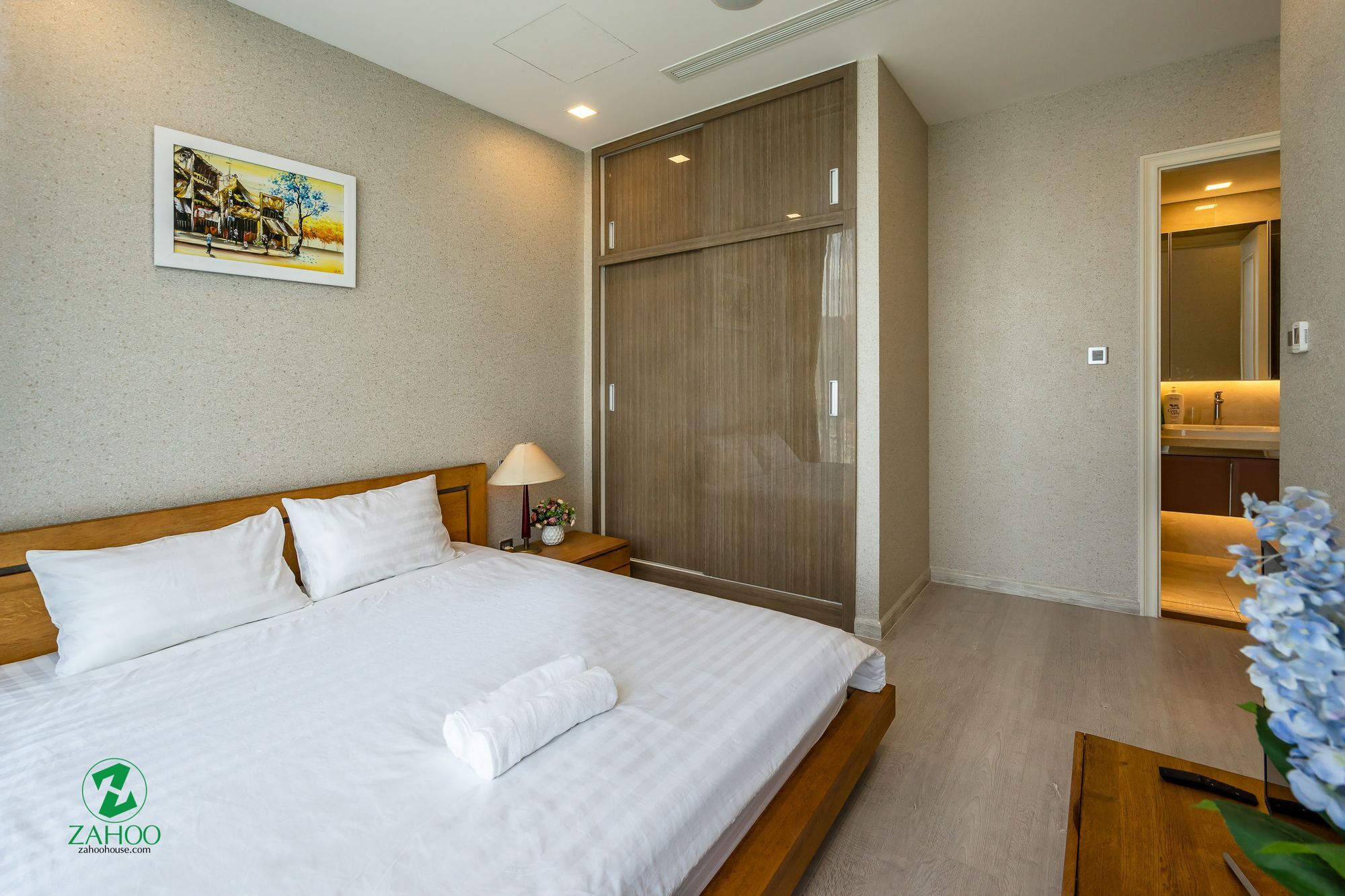 Zahoo House - Vinhomes Golden River Apartment