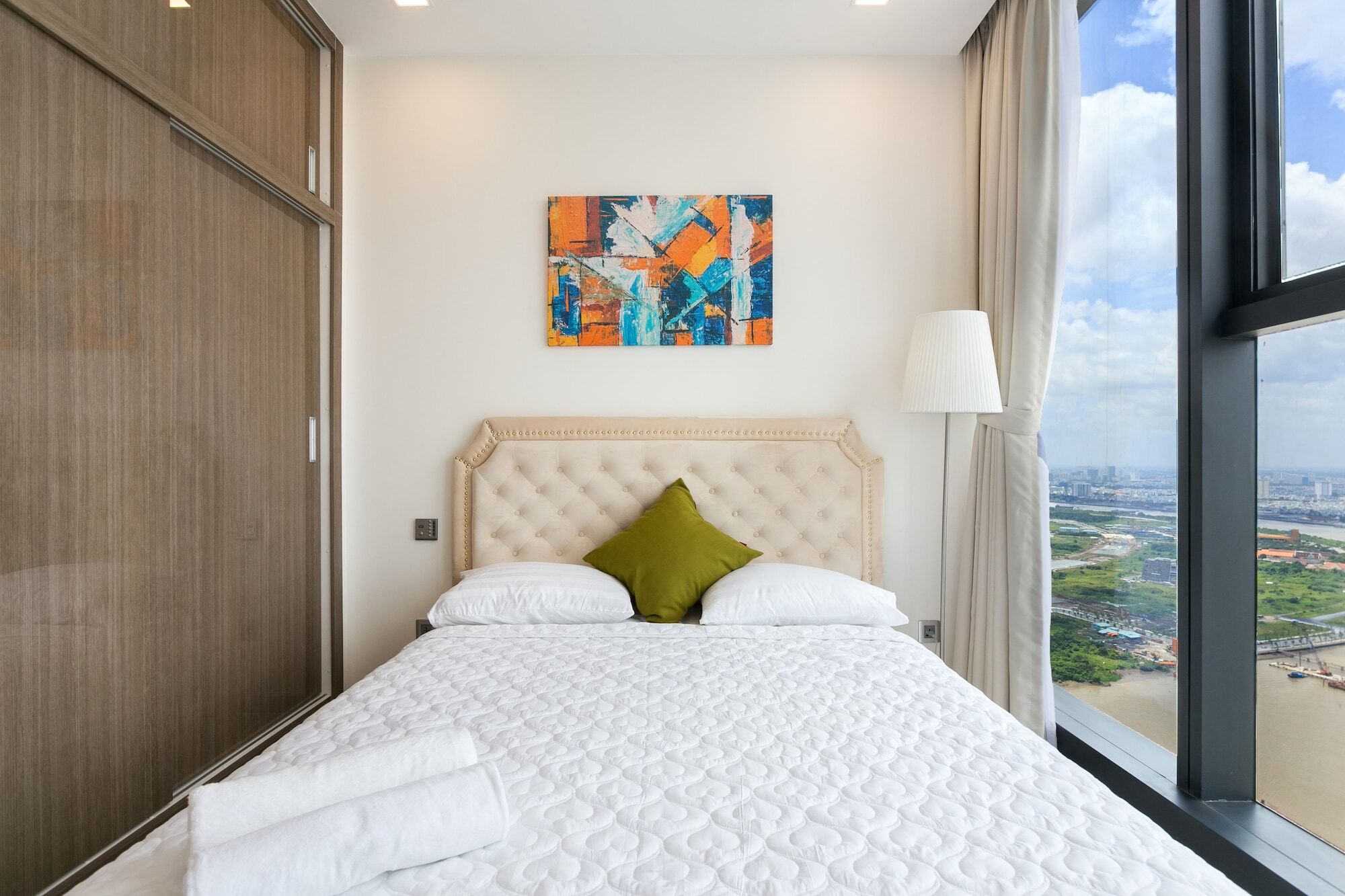 Bason Golden River Apartment