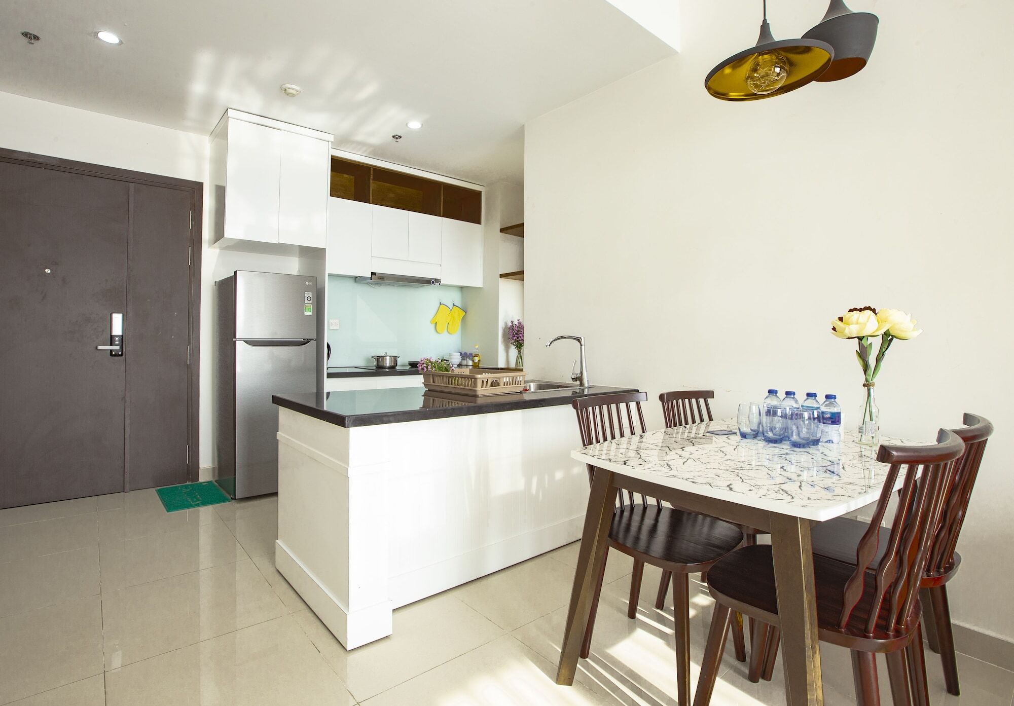Blue Rivergate Apartment