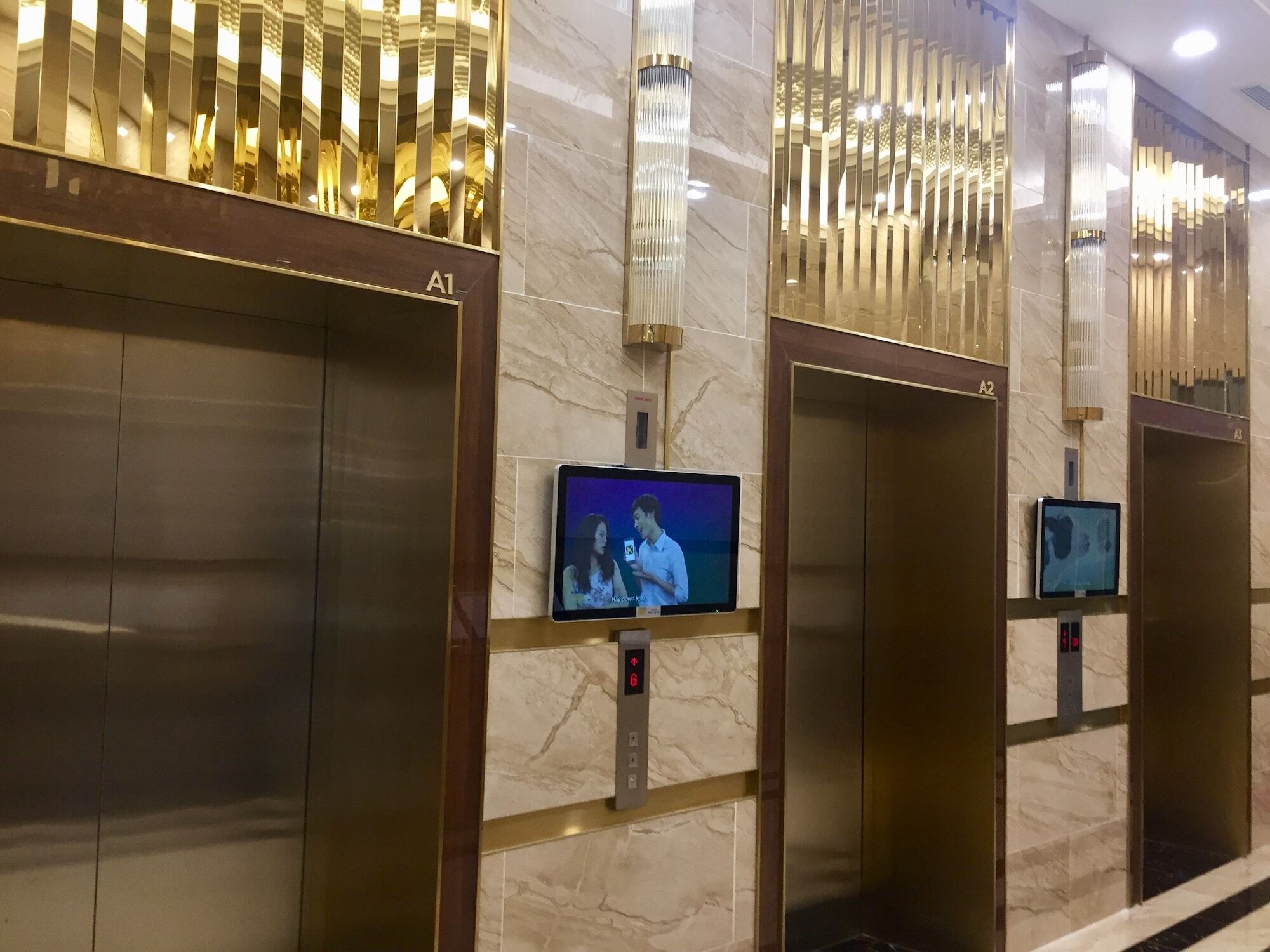 Luxury Apartmentel - Vinhomes Golden River *