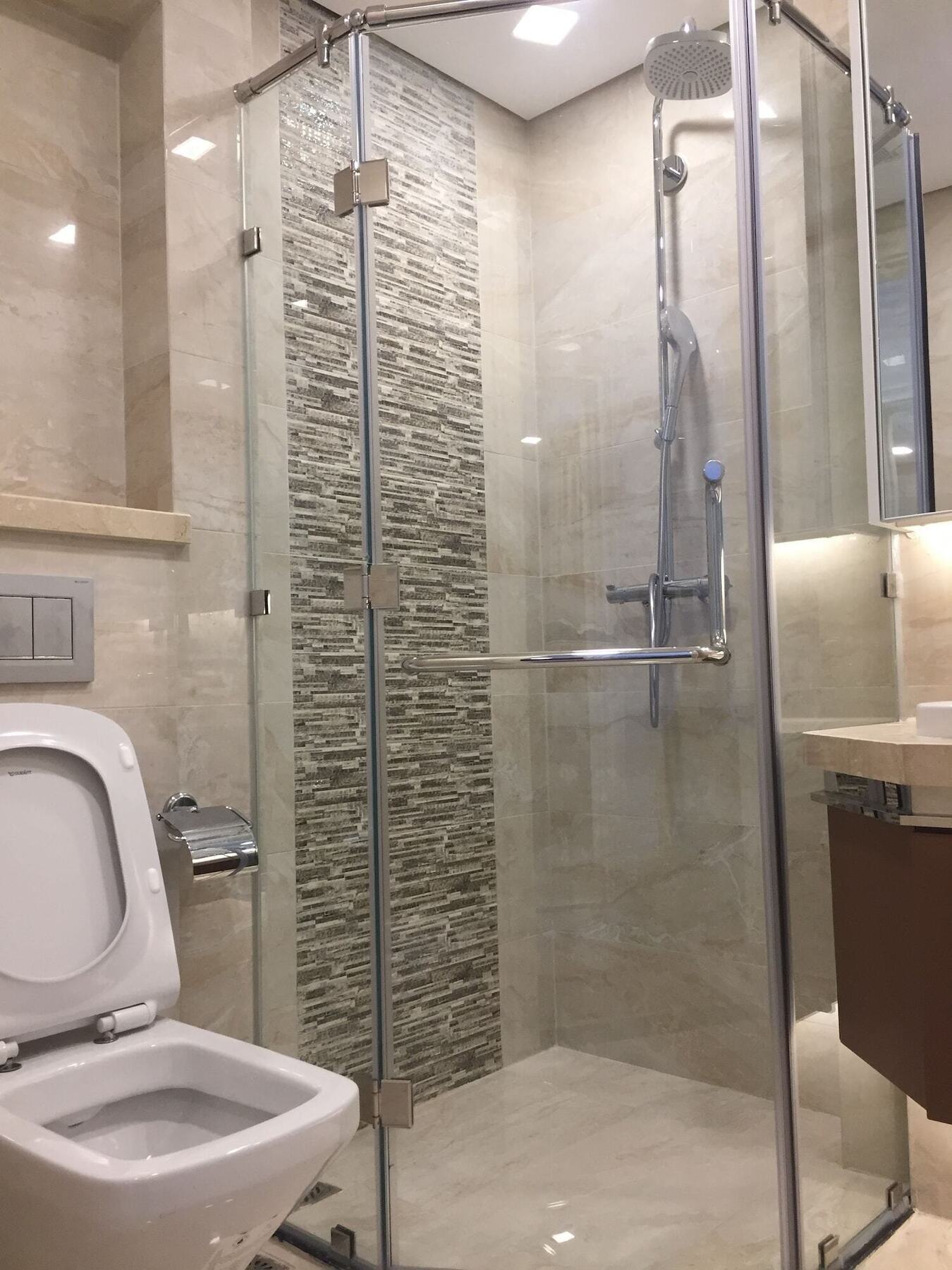 Luxury Apartmentel - Vinhomes Golden River Apartment